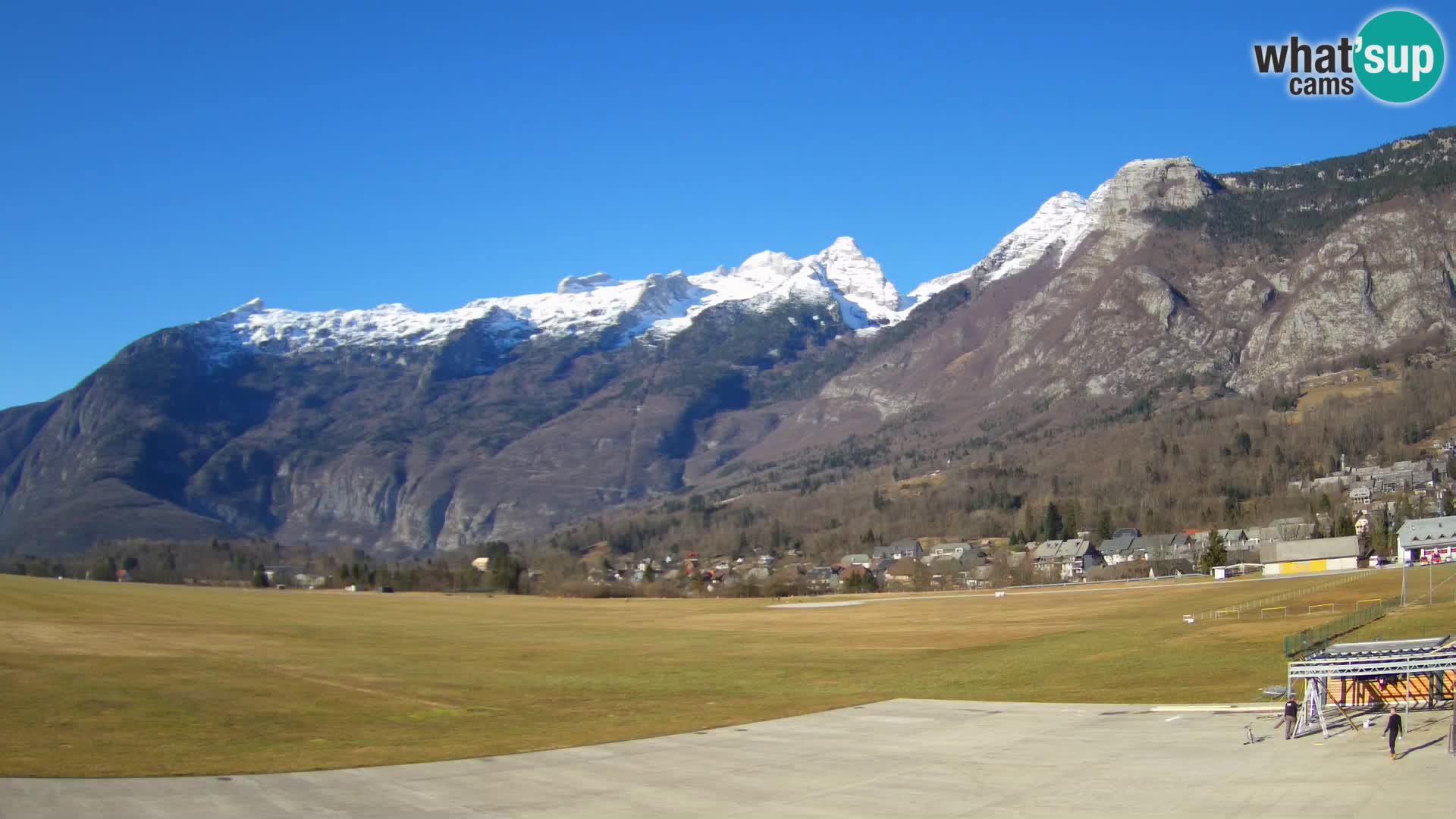 Cámara web en vivo Aeropuerto de Bovec – Vista a Kanin