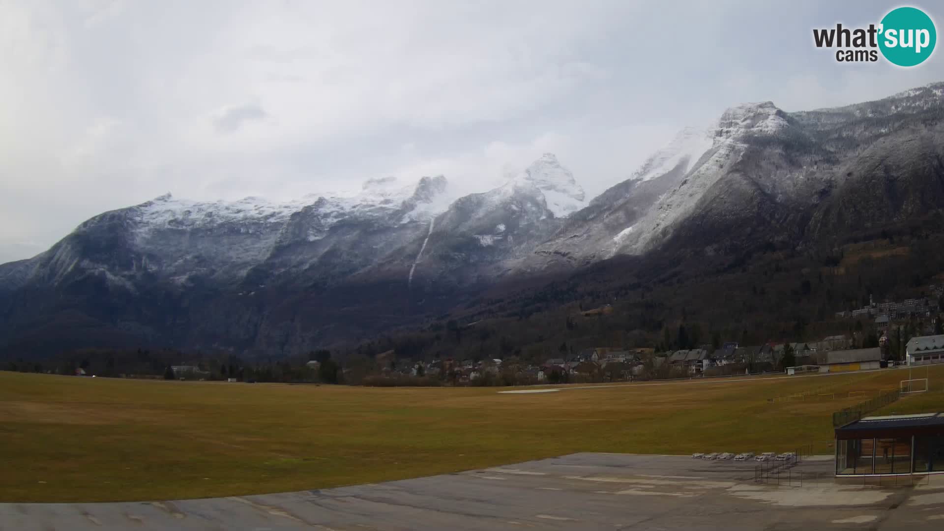 Webcam en direct Aéroport de Bovec – Vue sur Kanin