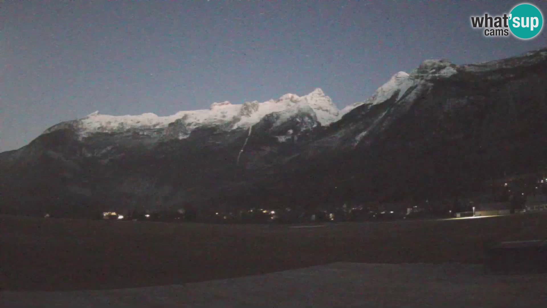 Cámara web en vivo Aeropuerto de Bovec – Vista a Kanin