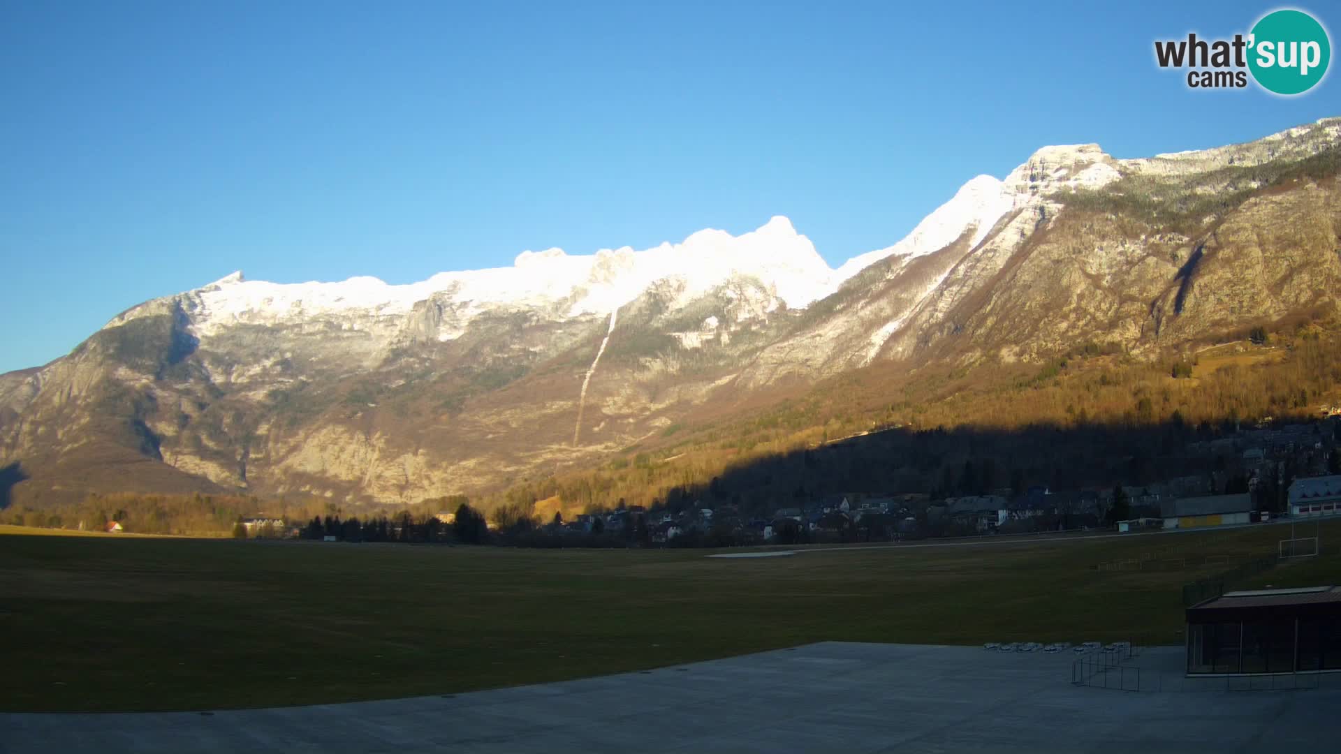 Webcam en direct Aéroport de Bovec – Vue sur Kanin