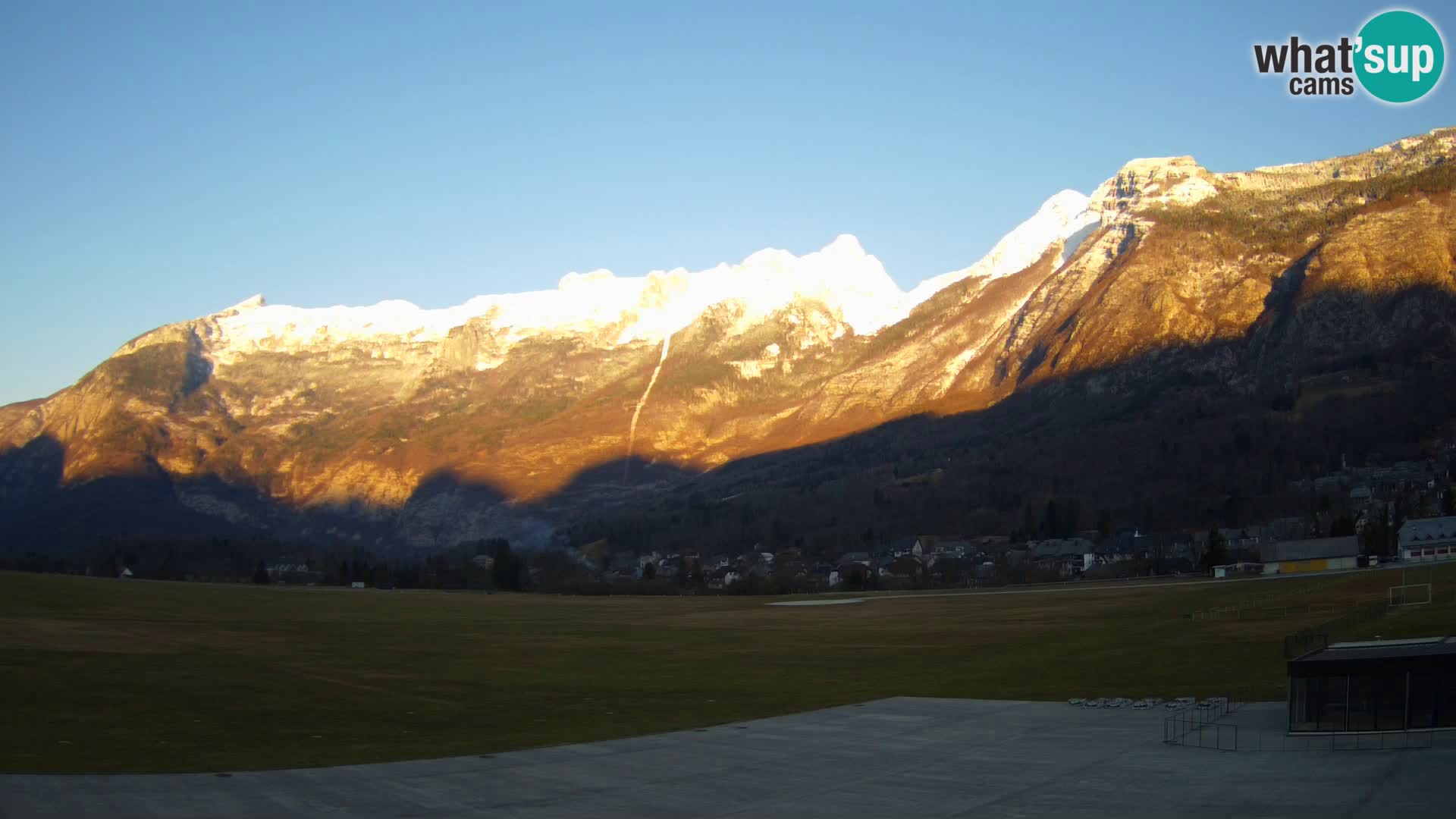 Webcam en direct Aéroport de Bovec – Vue sur Kanin