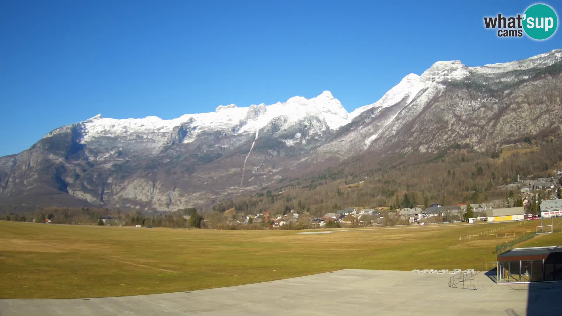 Live webcam Bovec airport – View to Kanin