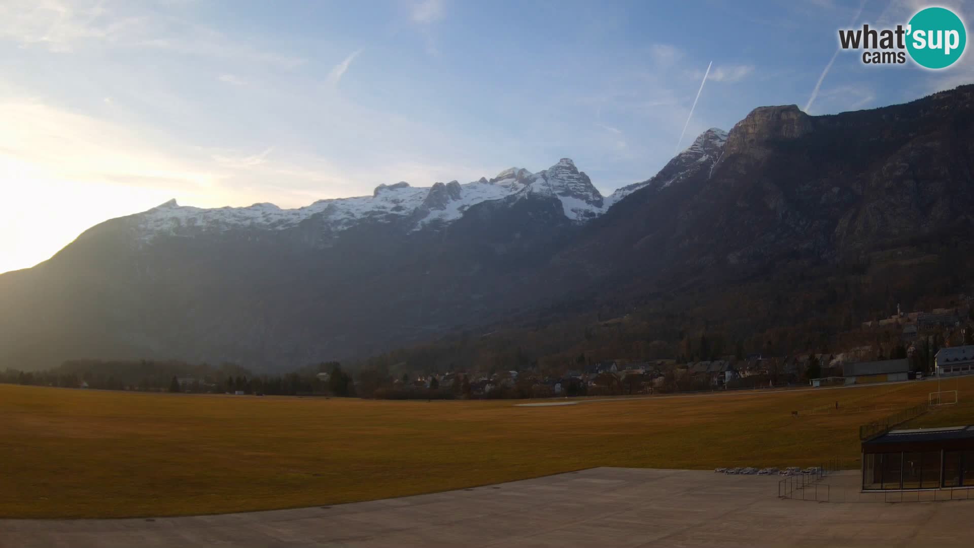 Live webcam Bovec airport – View to Kanin