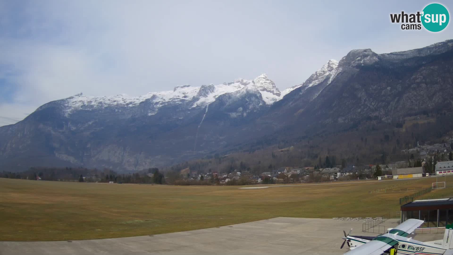 Webcam en direct Aéroport de Bovec – Vue sur Kanin