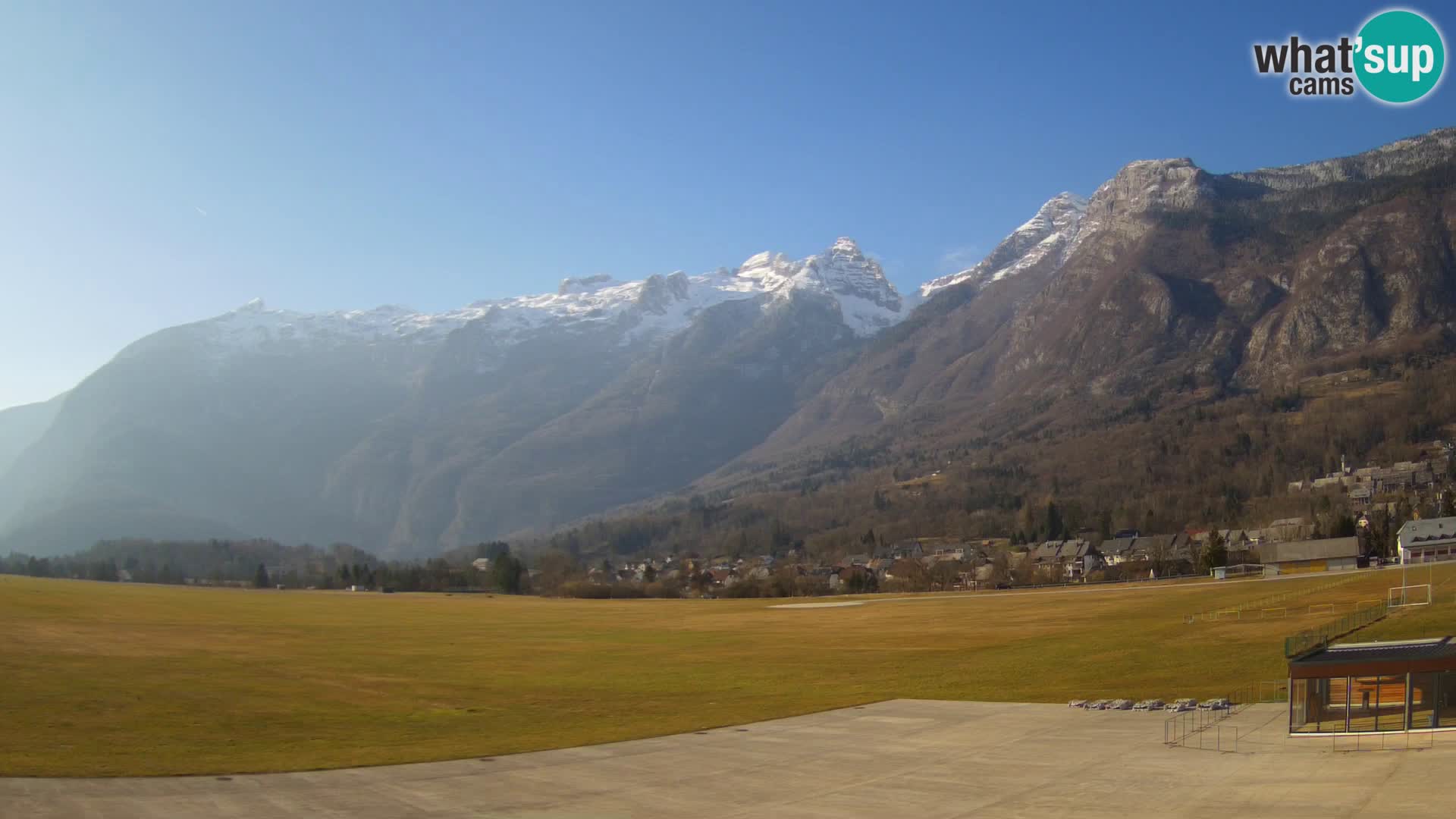 Live webcam Bovec airport – View to Kanin