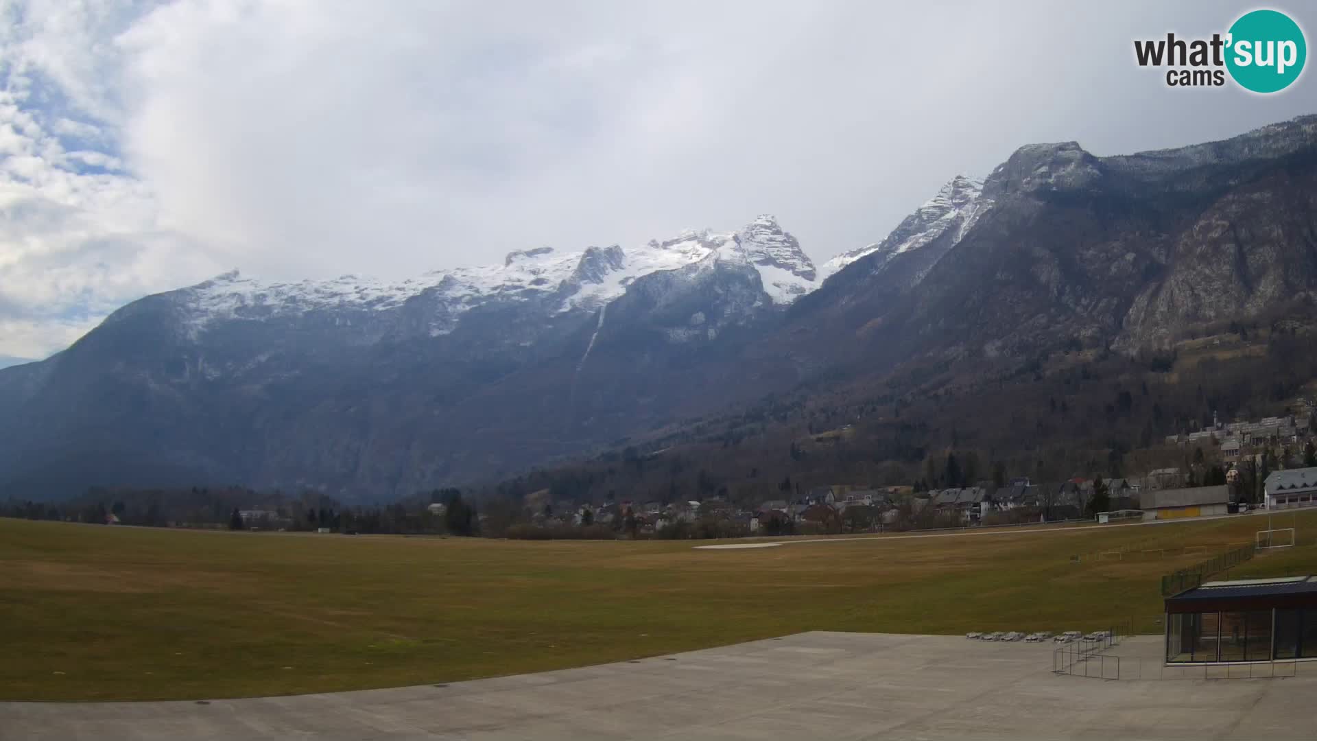 Live webcam Bovec airport – View to Kanin