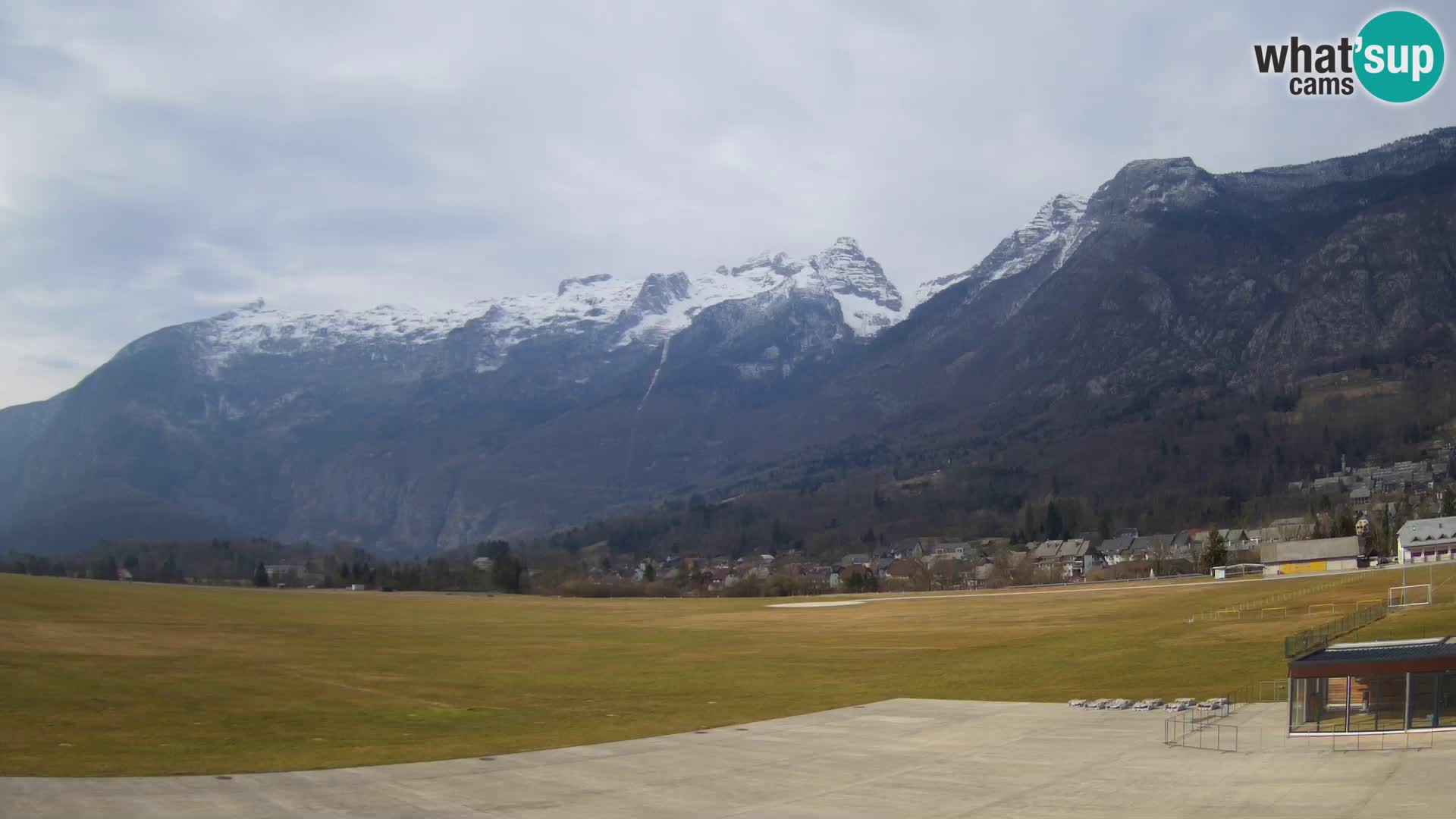 Live webcam Bovec airport – View to Kanin