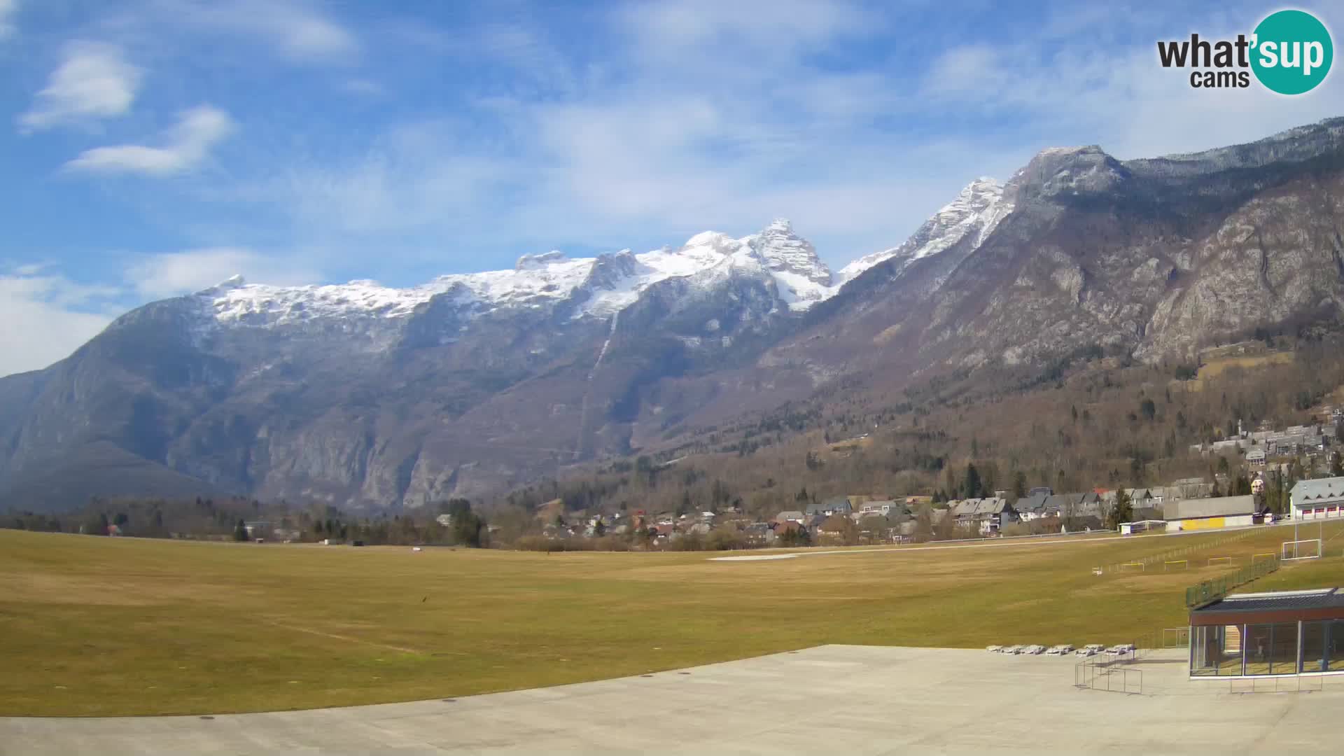 Live webcam Bovec airport – View to Kanin