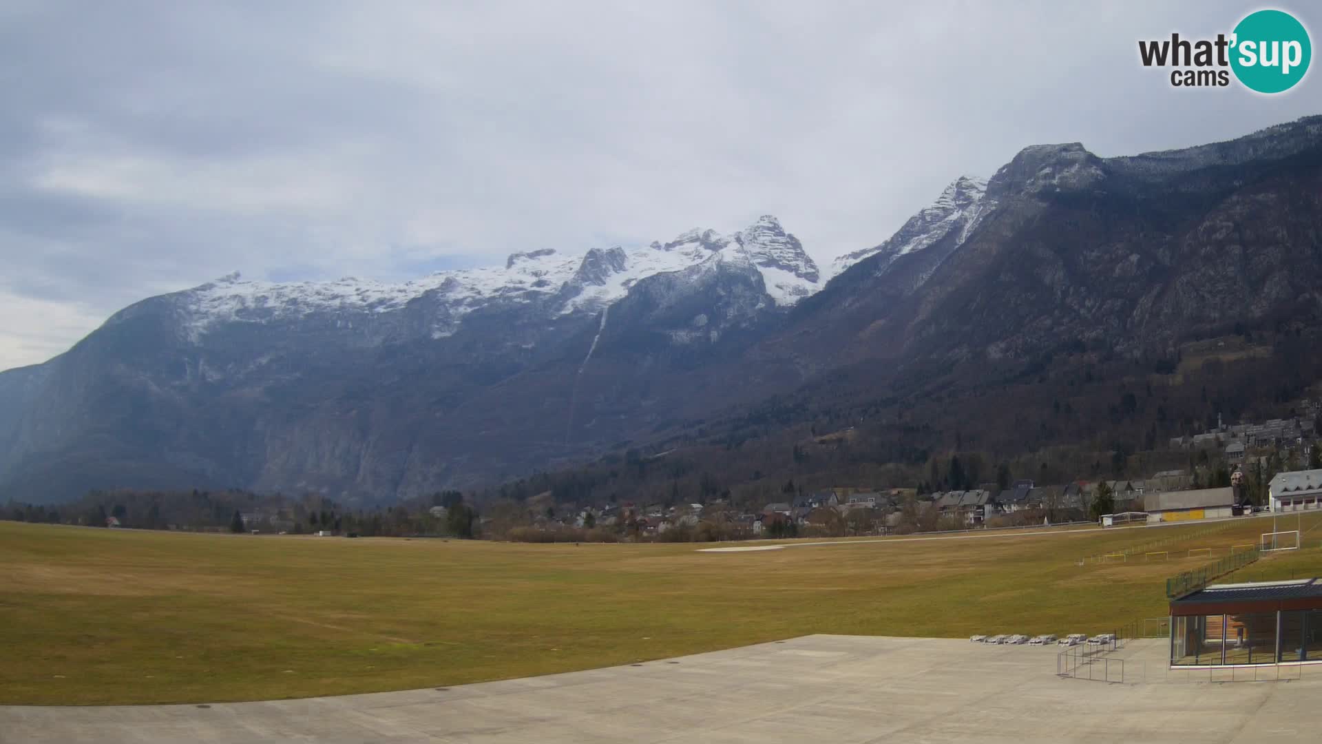 Webcam en direct Aéroport de Bovec – Vue sur Kanin