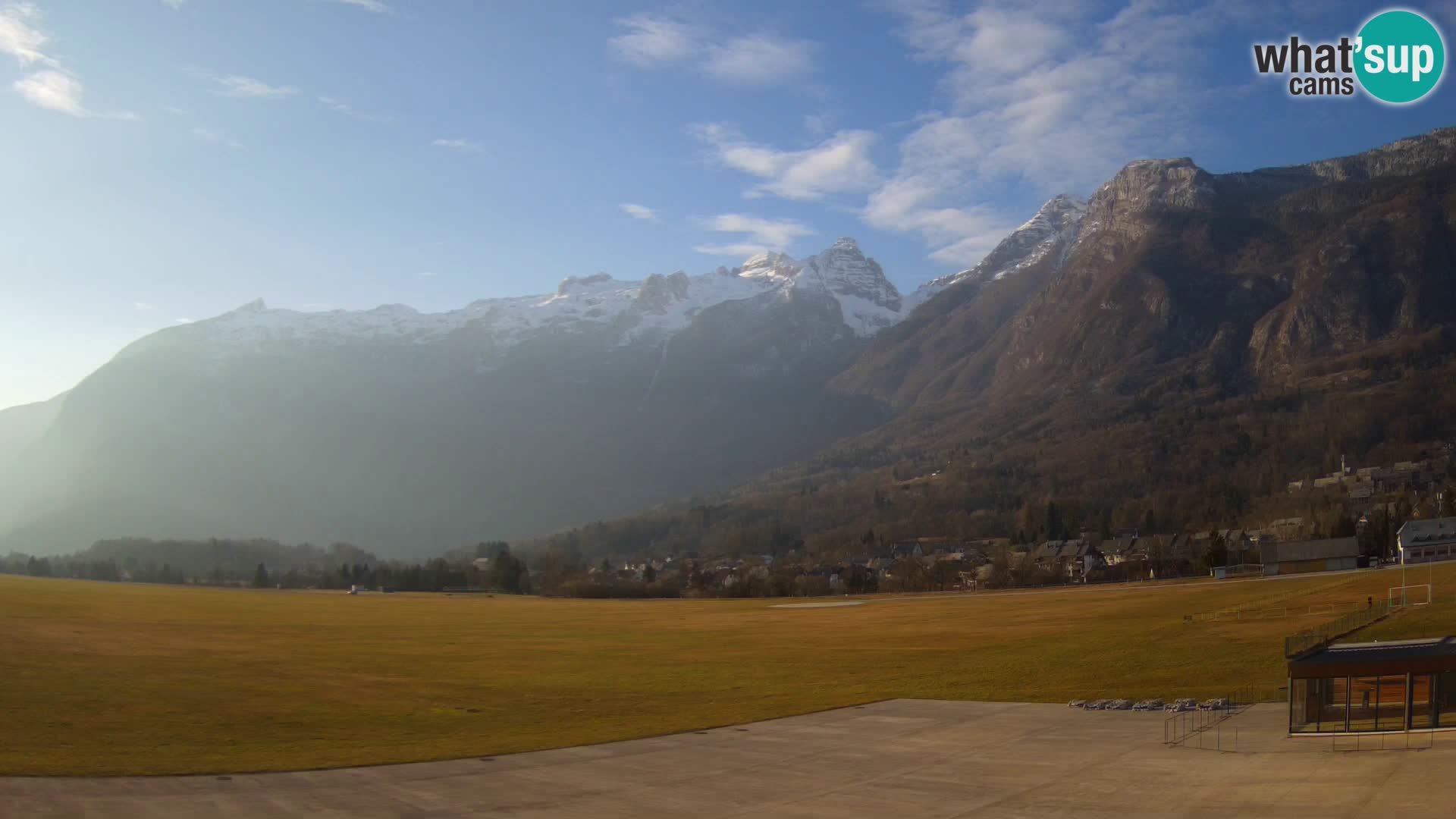 Cámara web en vivo Aeropuerto de Bovec – Vista a Kanin