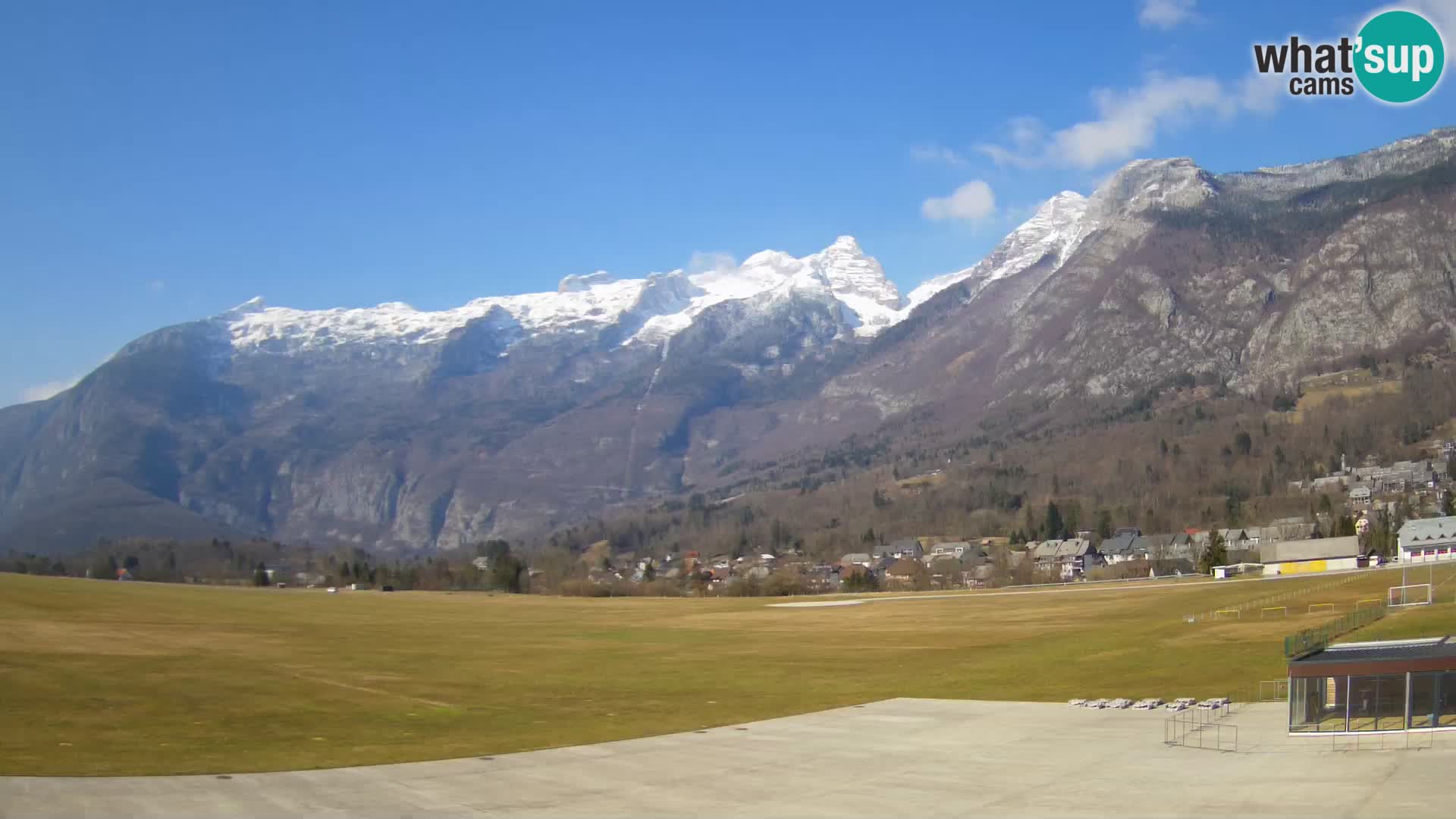 Live webcam Bovec airport – View to Kanin