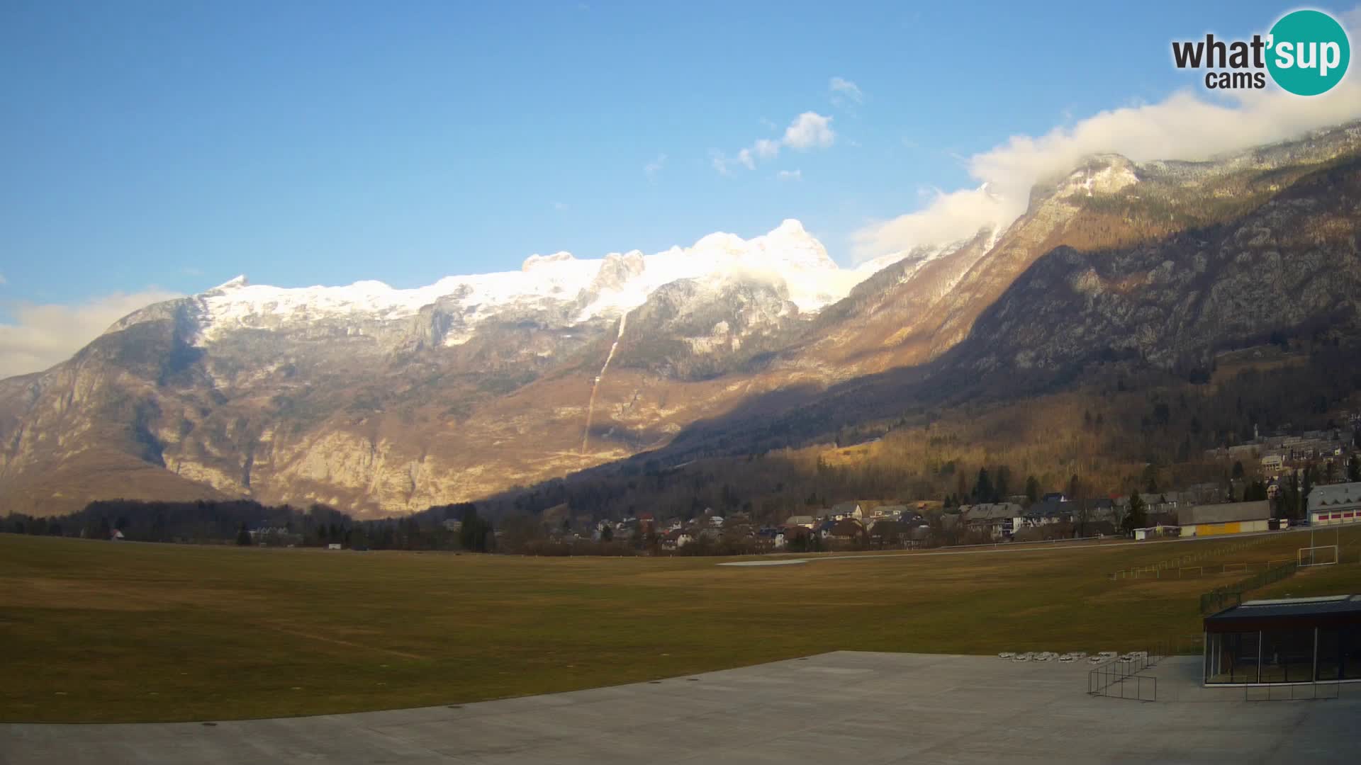 Live webcam Bovec airport – View to Kanin