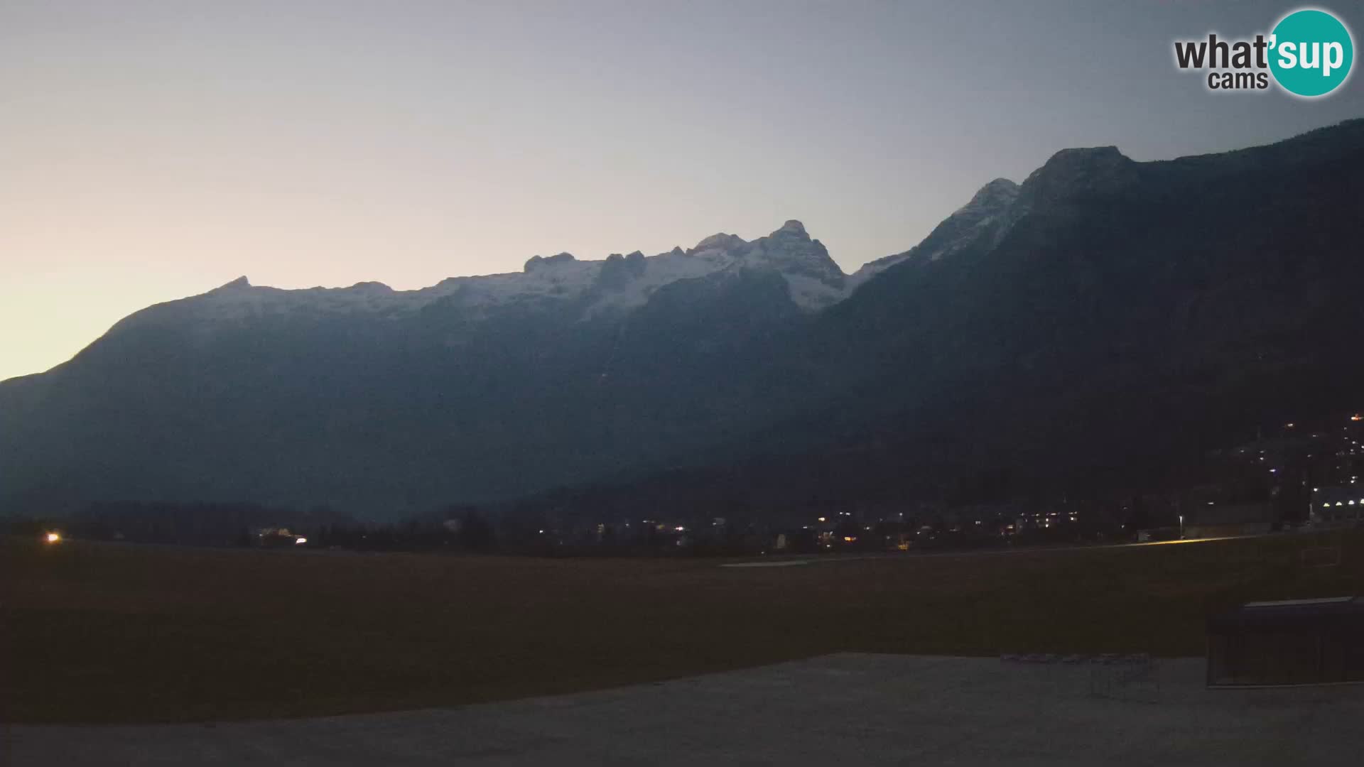 Spletna kamera letališče Bovec – pogled proti Kaninu