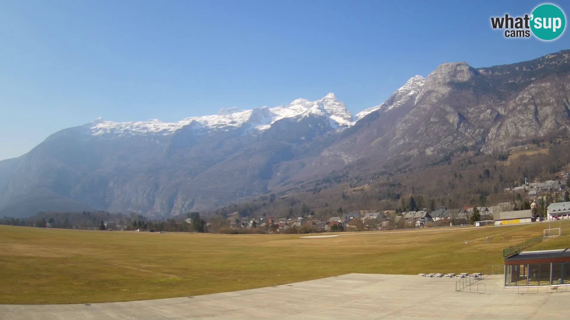 Cámara web en vivo Aeropuerto de Bovec – Vista a Kanin