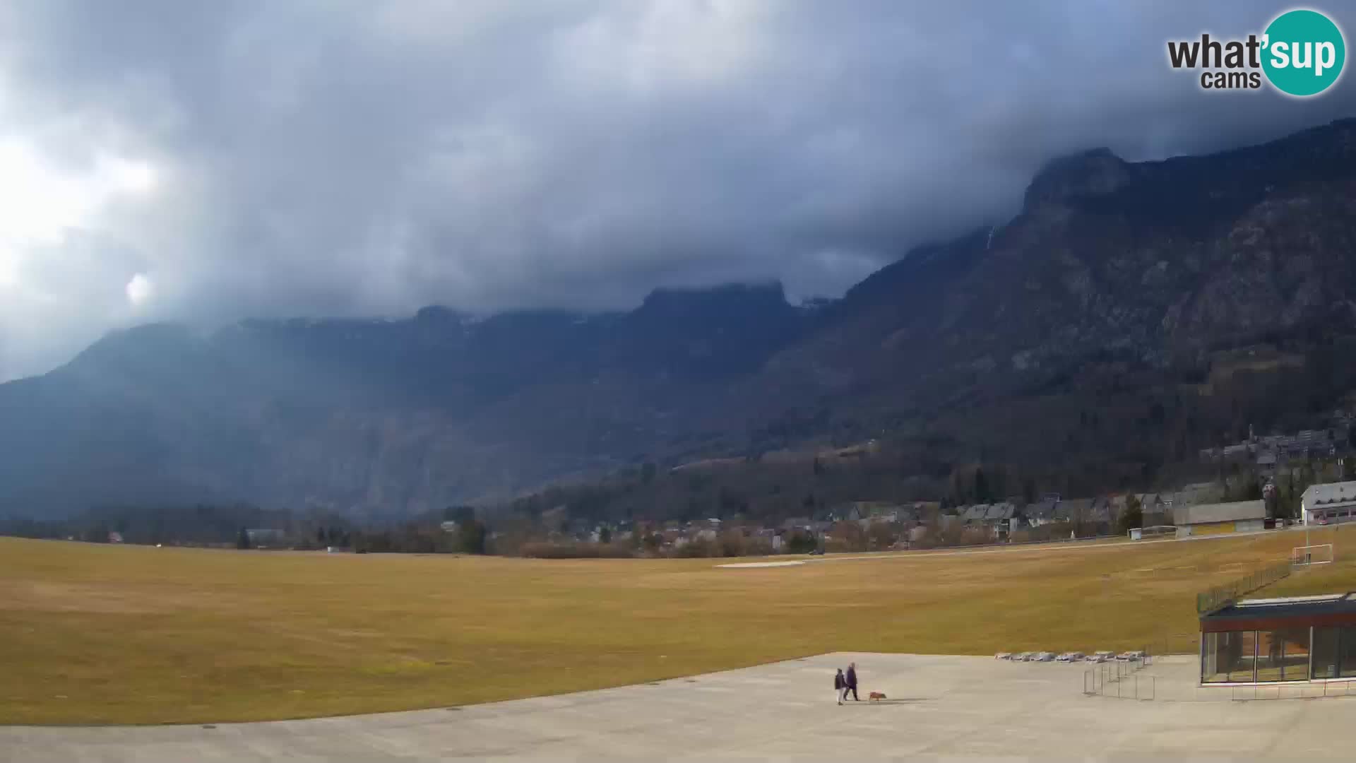 Cámara web en vivo Aeropuerto de Bovec – Vista a Kanin