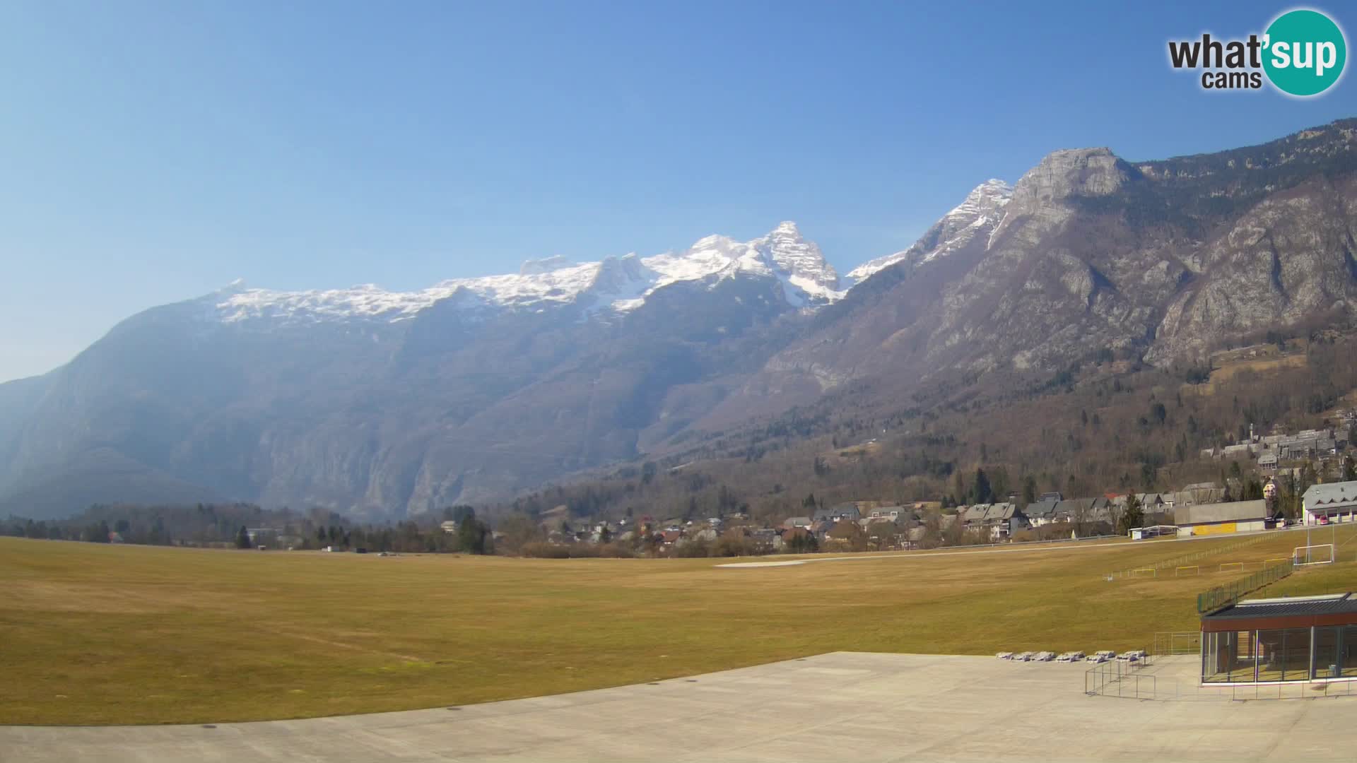 Webcam en direct Aéroport de Bovec – Vue sur Kanin