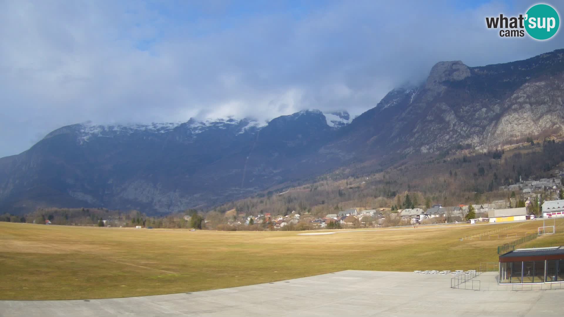 Cámara web en vivo Aeropuerto de Bovec – Vista a Kanin