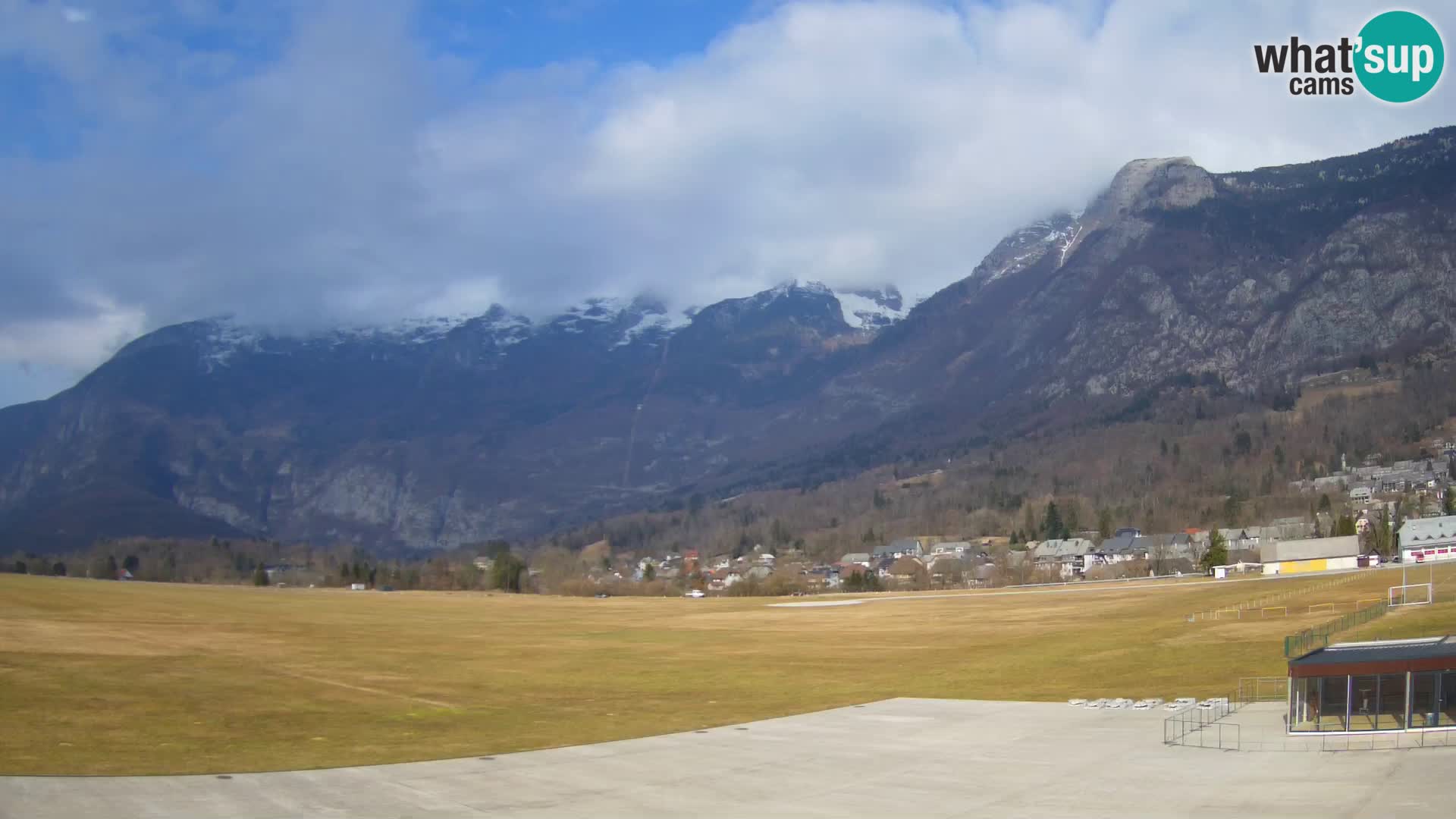 Cámara web en vivo Aeropuerto de Bovec – Vista a Kanin