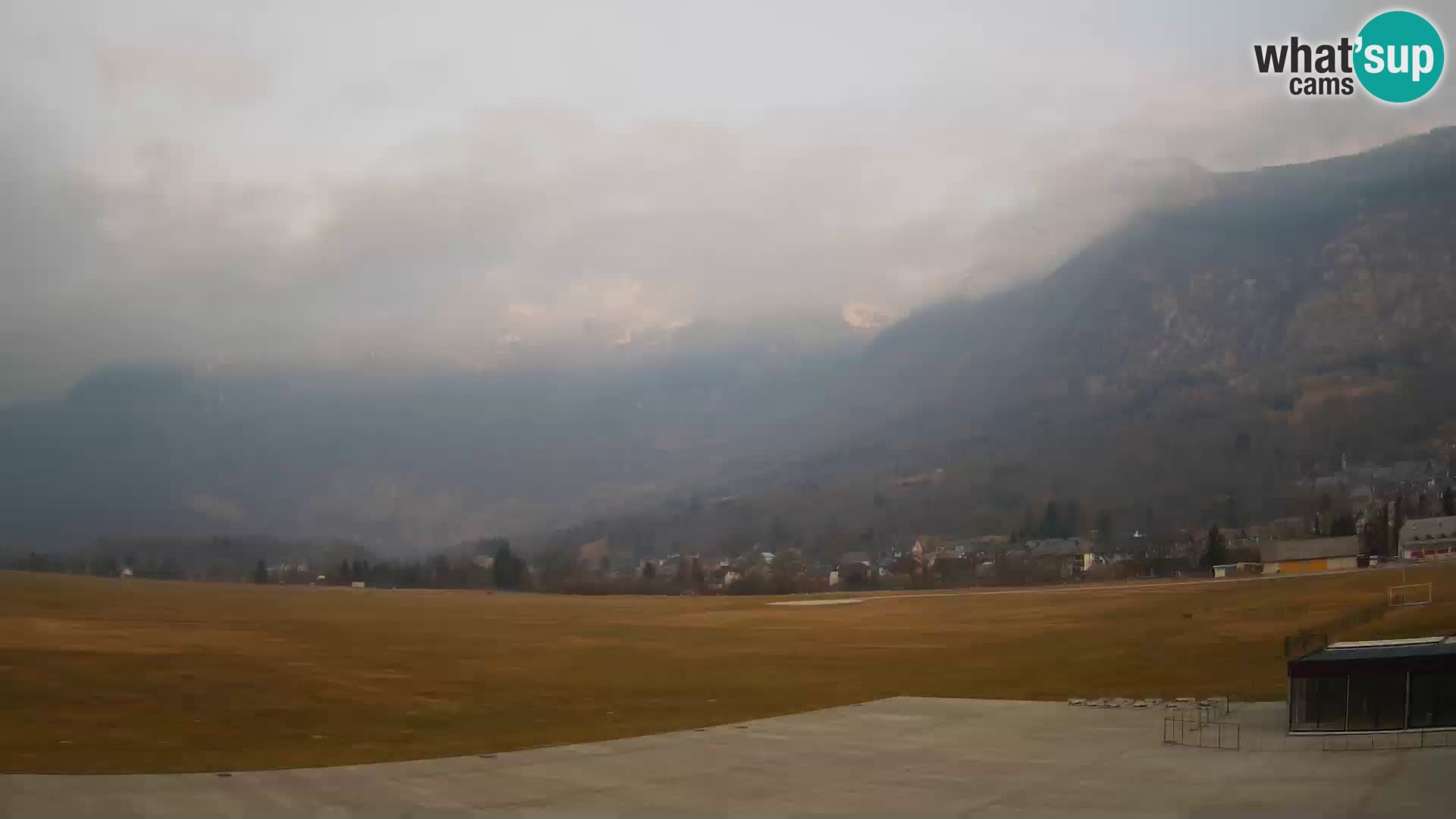 Cámara web en vivo Aeropuerto de Bovec – Vista a Kanin