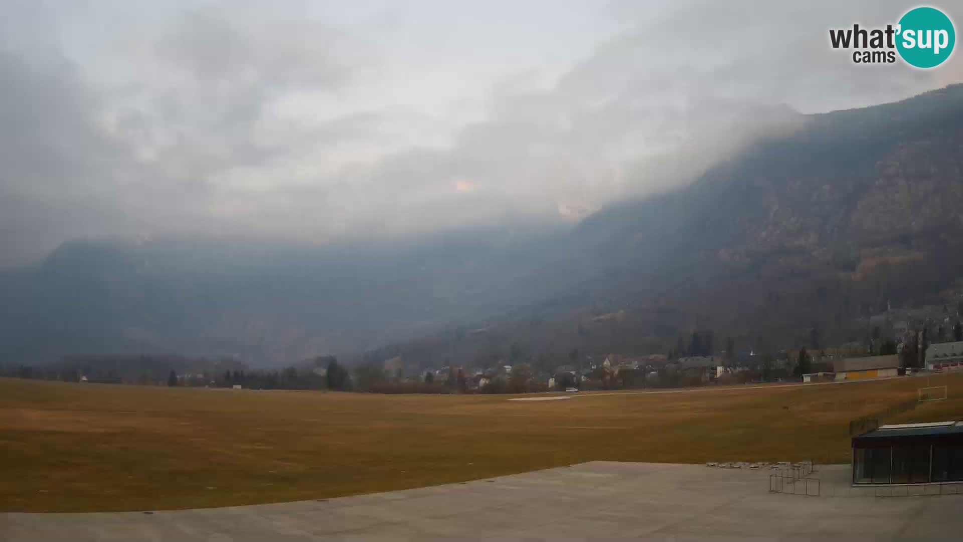 Cámara web en vivo Aeropuerto de Bovec – Vista a Kanin