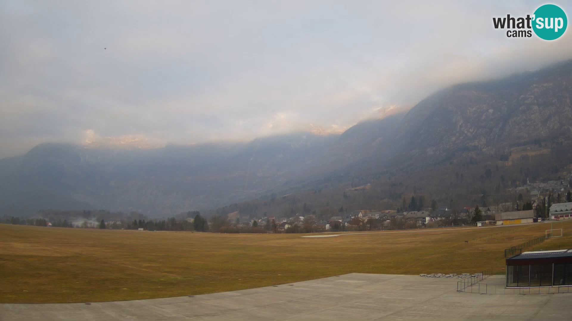 Live webcam Bovec airport – View to Kanin