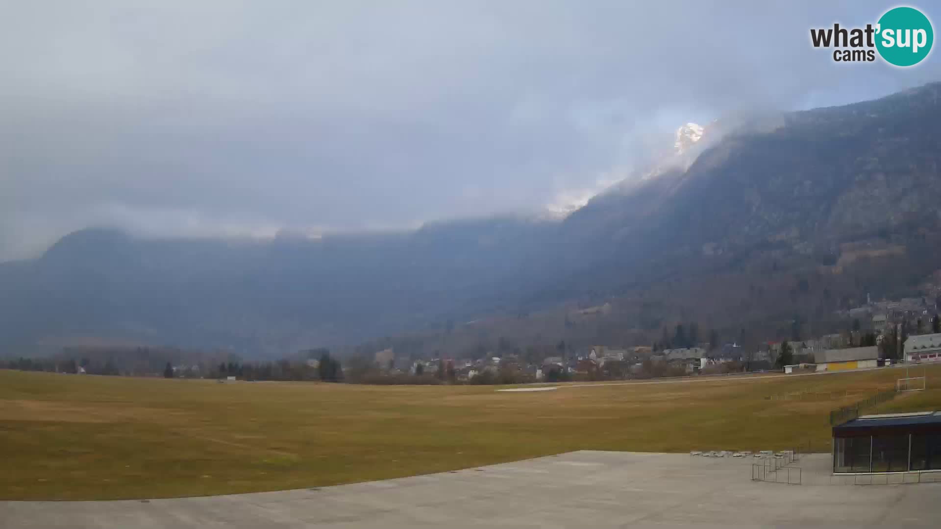 Webcam en direct Aéroport de Bovec – Vue sur Kanin