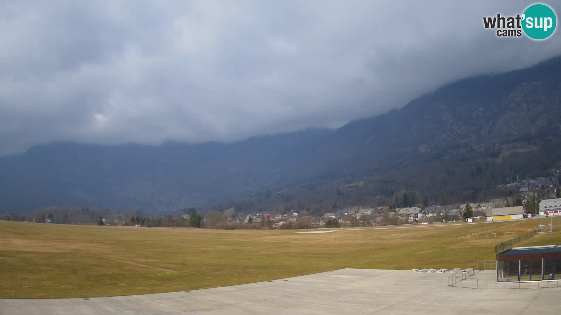 Webcam en direct Aéroport de Bovec – Vue sur Kanin