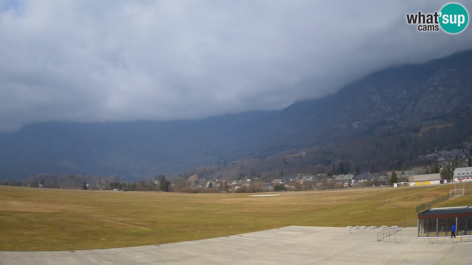 Cámara web en vivo Aeropuerto de Bovec – Vista a Kanin