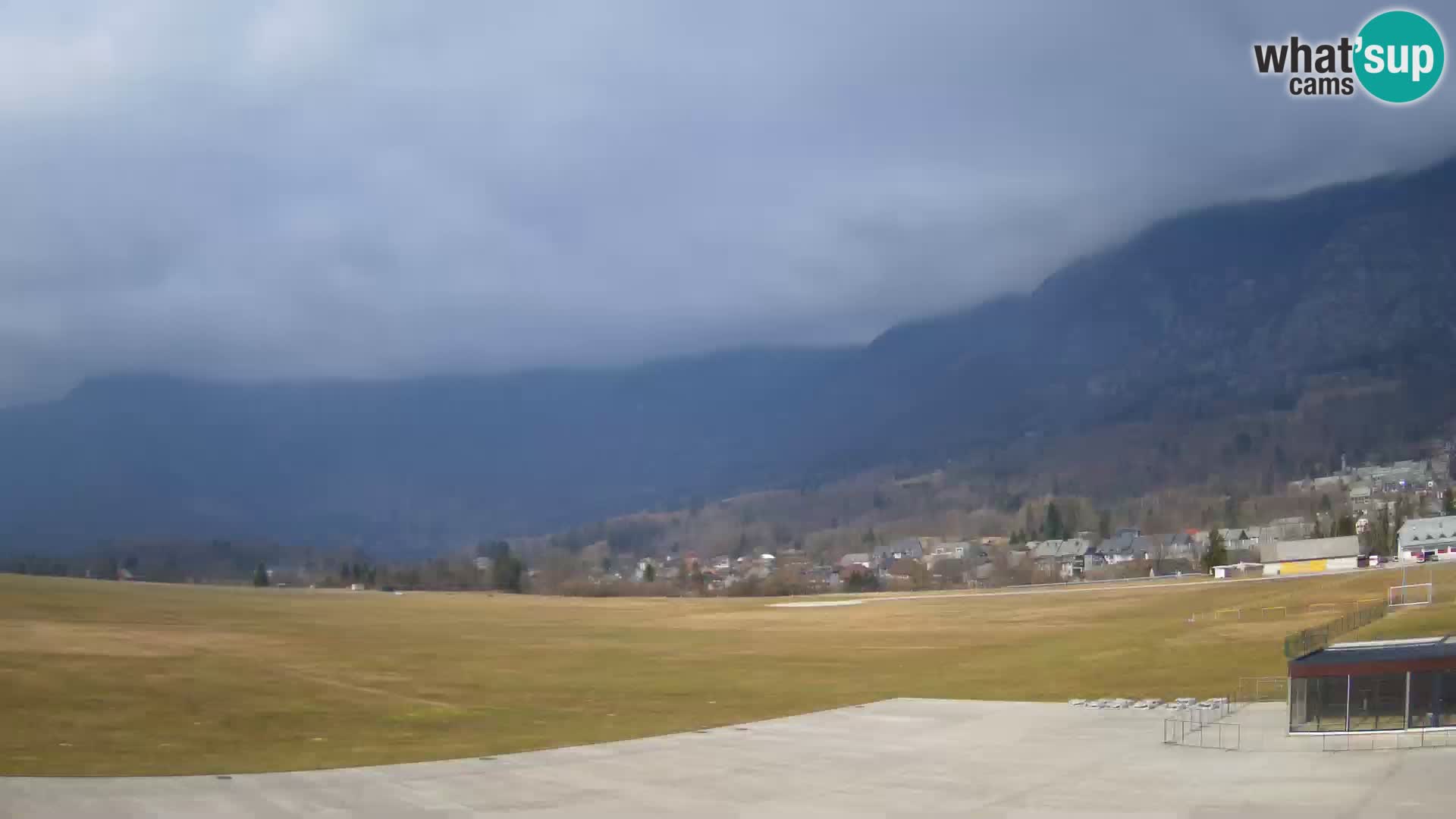 Webcam en direct Aéroport de Bovec – Vue sur Kanin