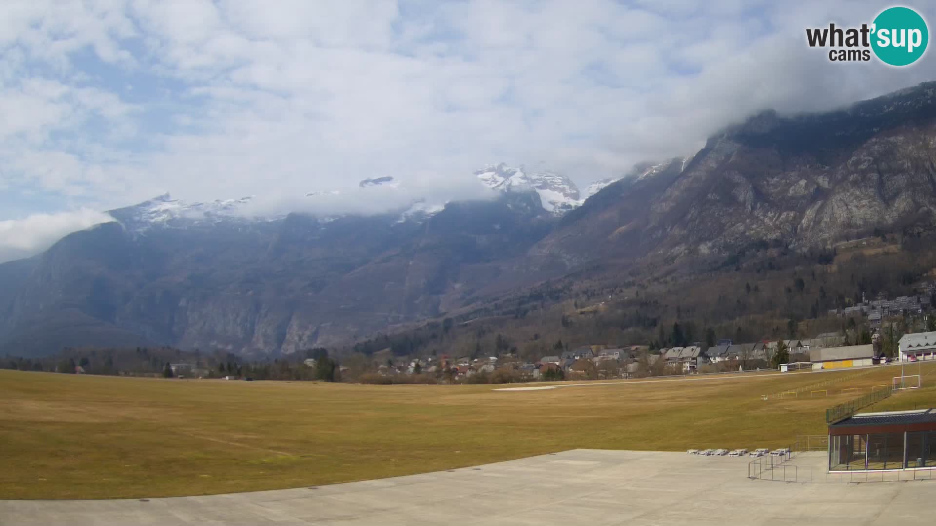 Cámara web en vivo Aeropuerto de Bovec – Vista a Kanin