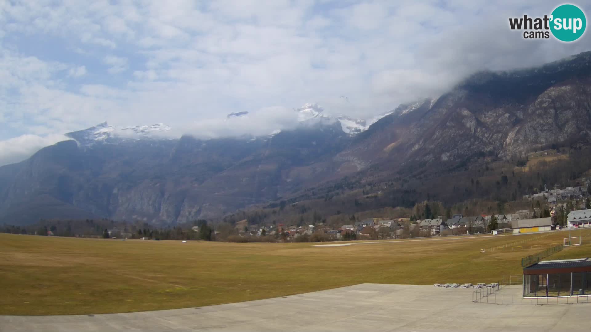 Cámara web en vivo Aeropuerto de Bovec – Vista a Kanin