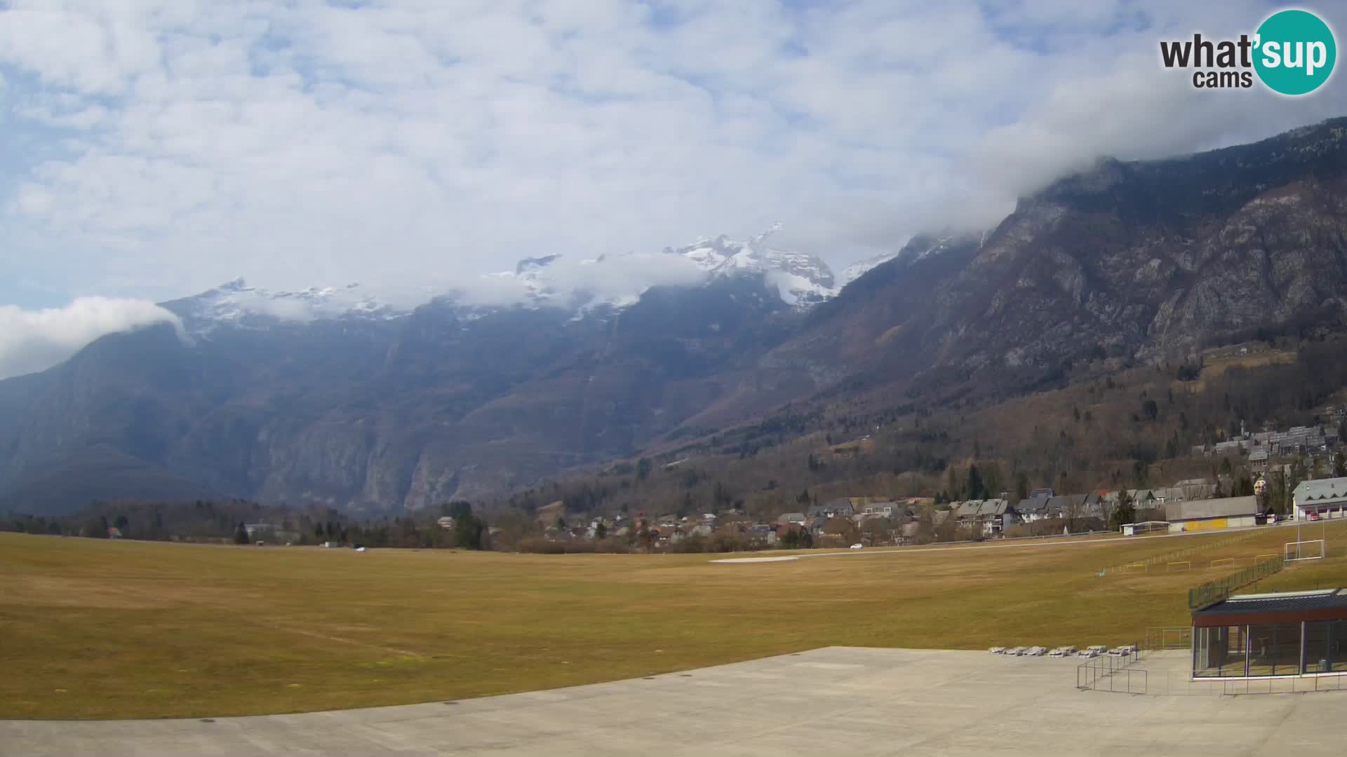 Cámara web en vivo Aeropuerto de Bovec – Vista a Kanin