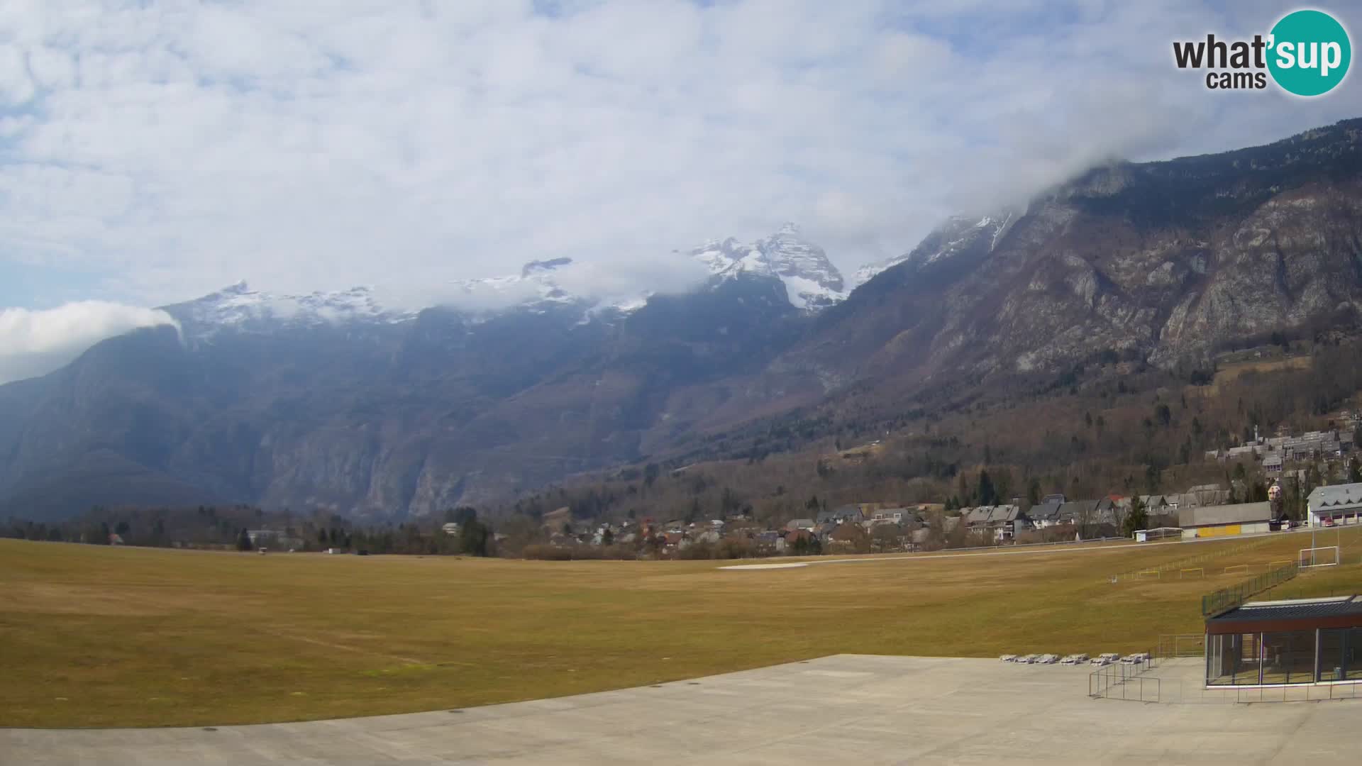 Cámara web en vivo Aeropuerto de Bovec – Vista a Kanin