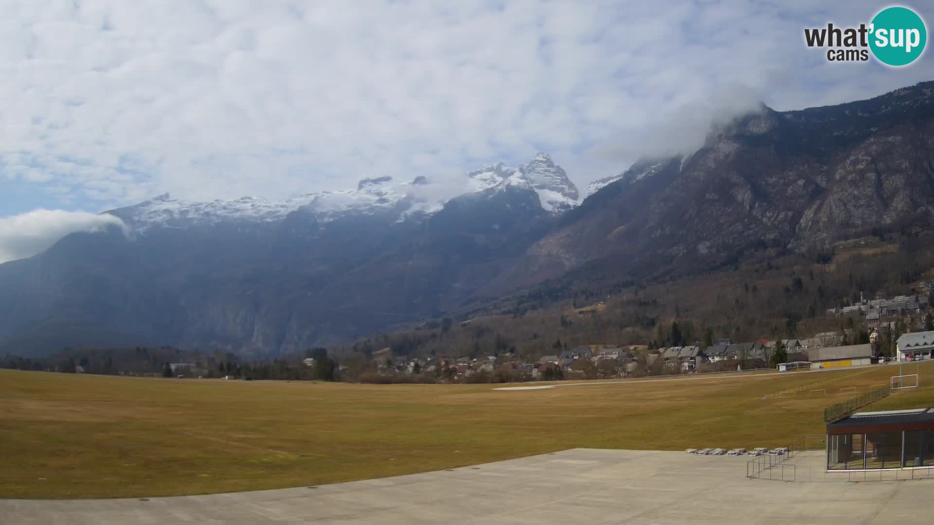 Webcam en direct Aéroport de Bovec – Vue sur Kanin