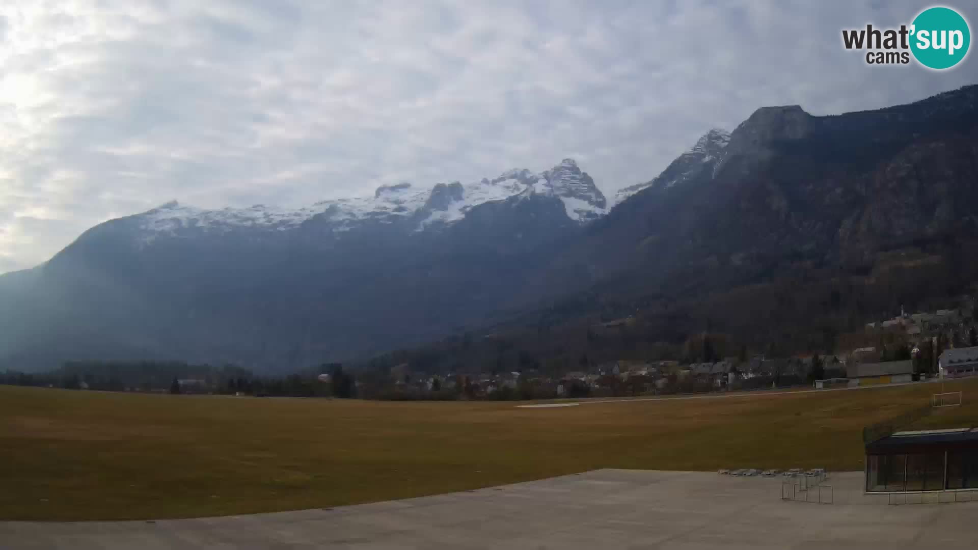 Cámara web en vivo Aeropuerto de Bovec – Vista a Kanin