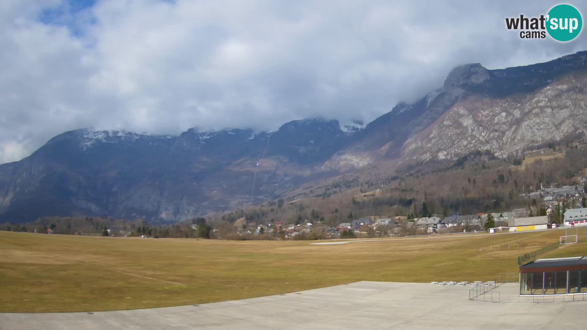 Cámara web en vivo Aeropuerto de Bovec – Vista a Kanin