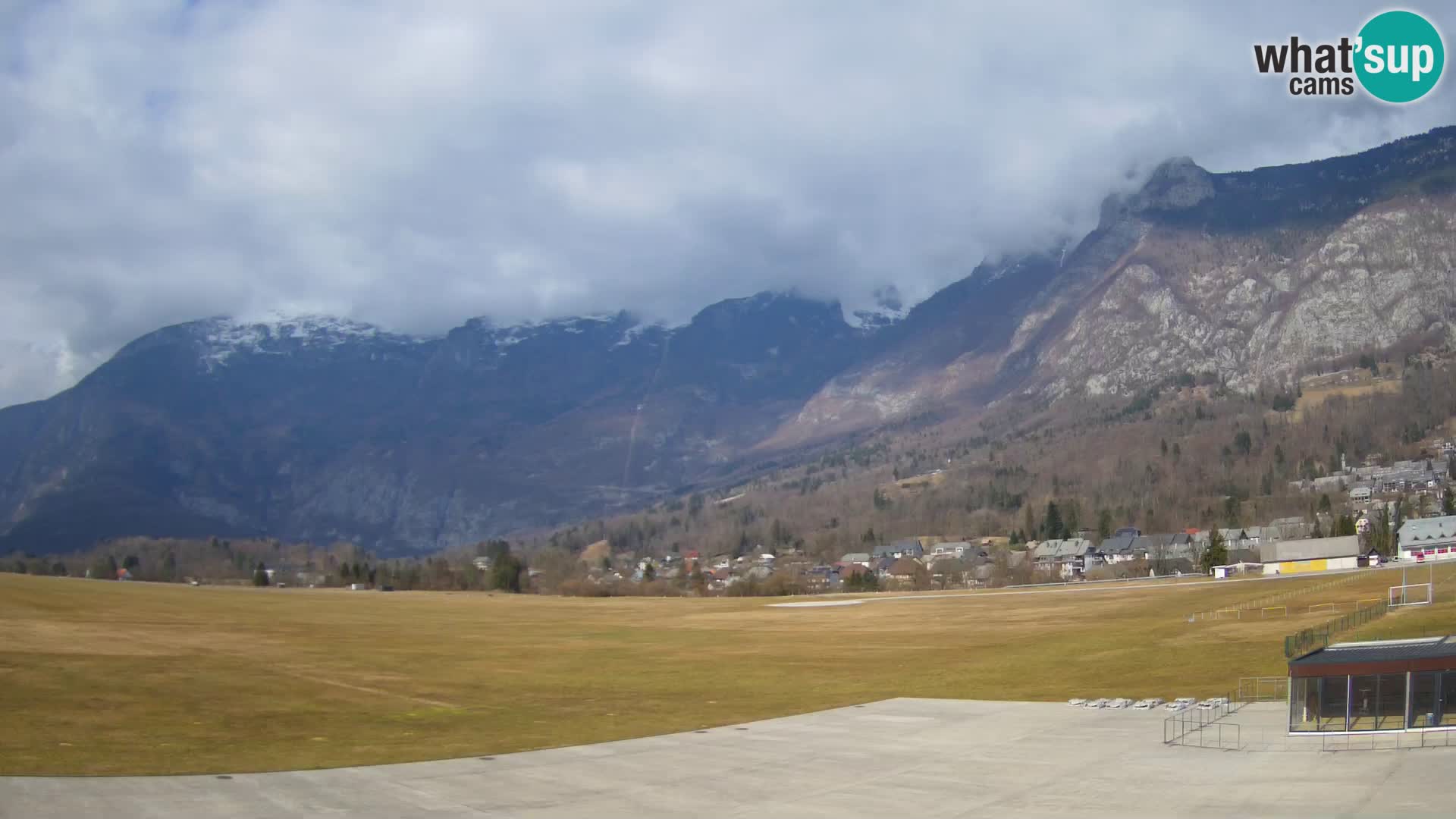 Cámara web en vivo Aeropuerto de Bovec – Vista a Kanin