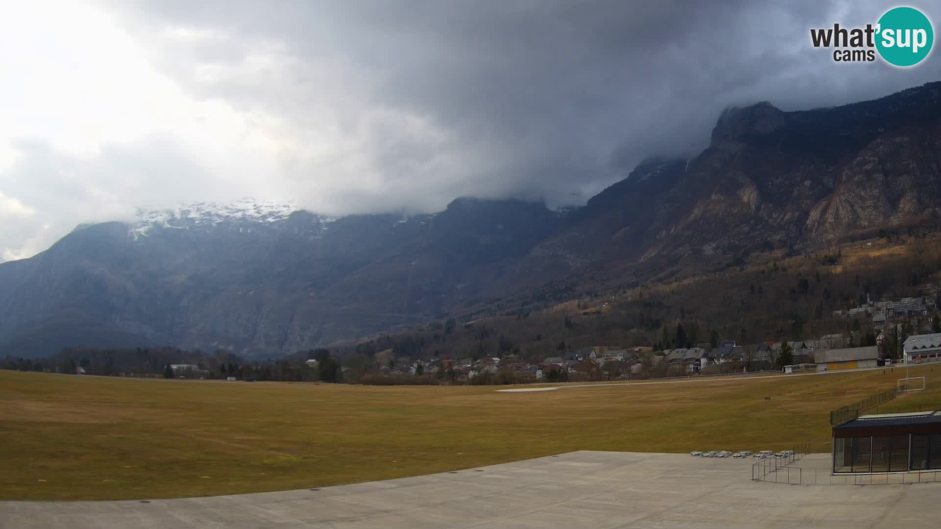 Webcam en direct Aéroport de Bovec – Vue sur Kanin