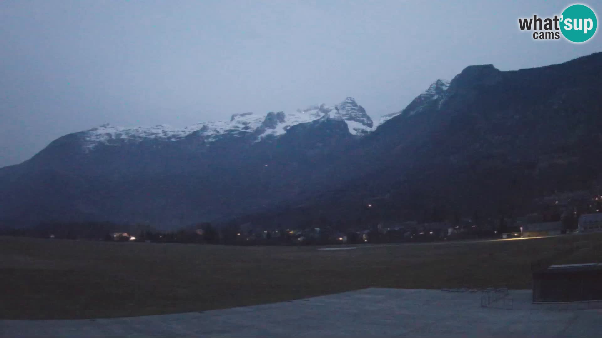 Webcam en direct Aéroport de Bovec – Vue sur Kanin