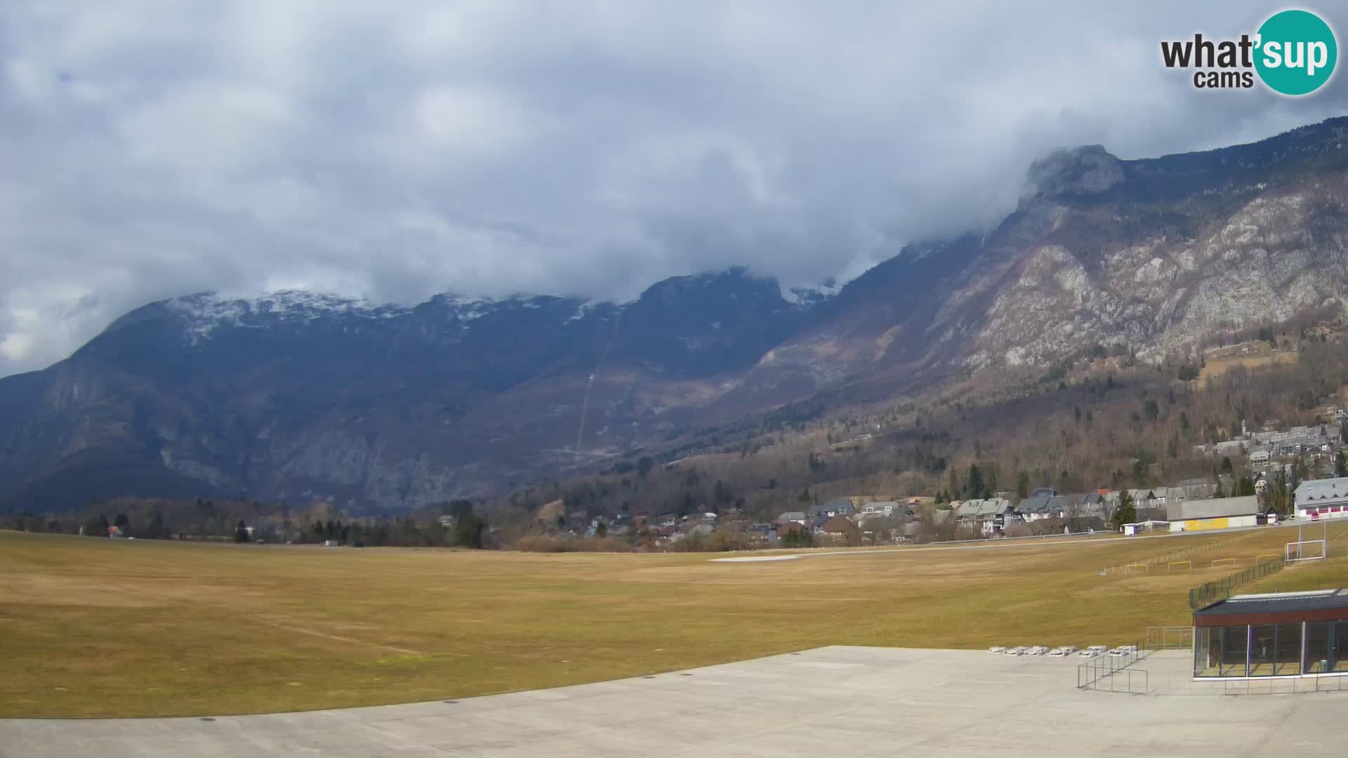 Cámara web en vivo Aeropuerto de Bovec – Vista a Kanin