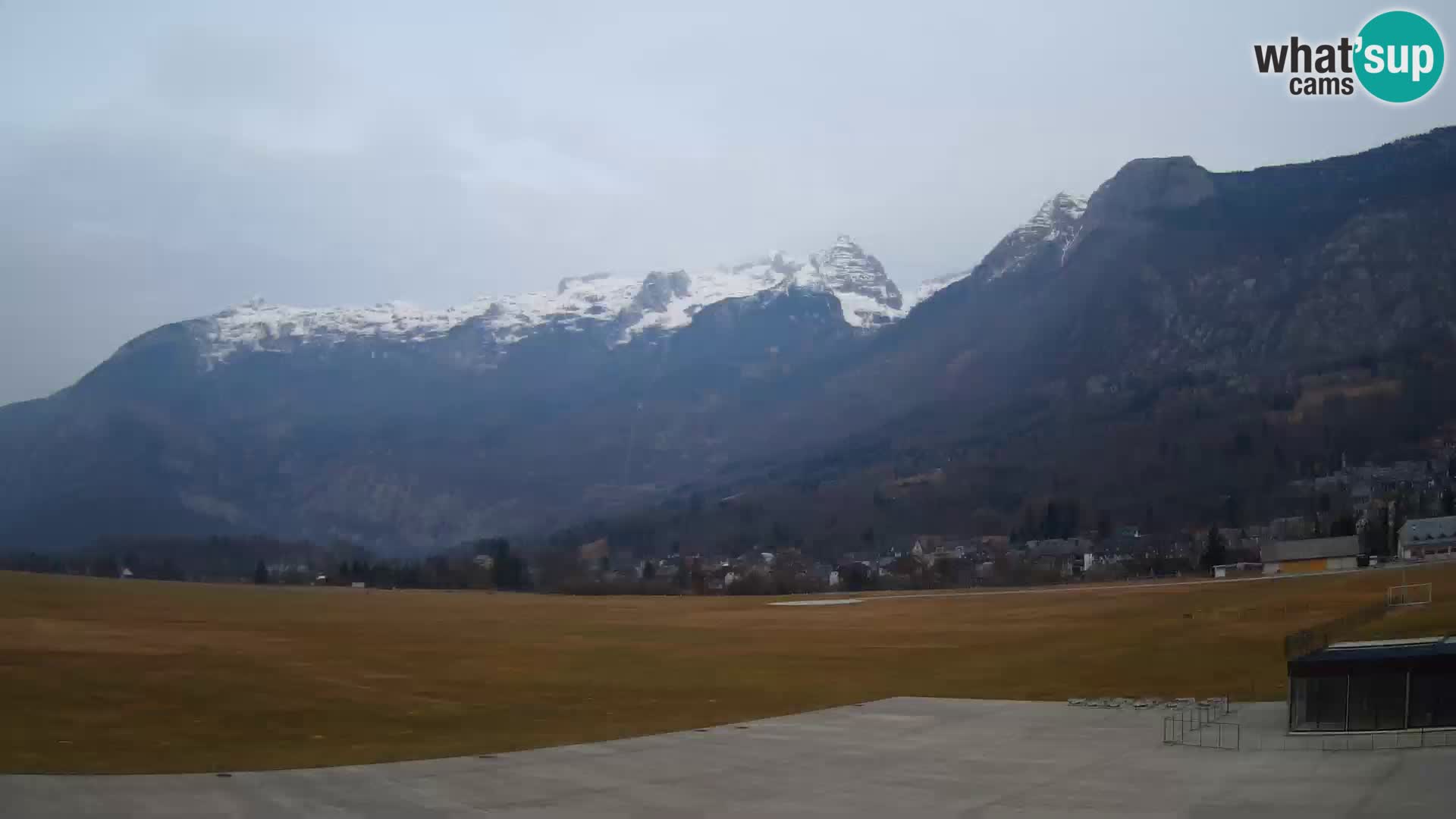 Cámara web en vivo Aeropuerto de Bovec – Vista a Kanin