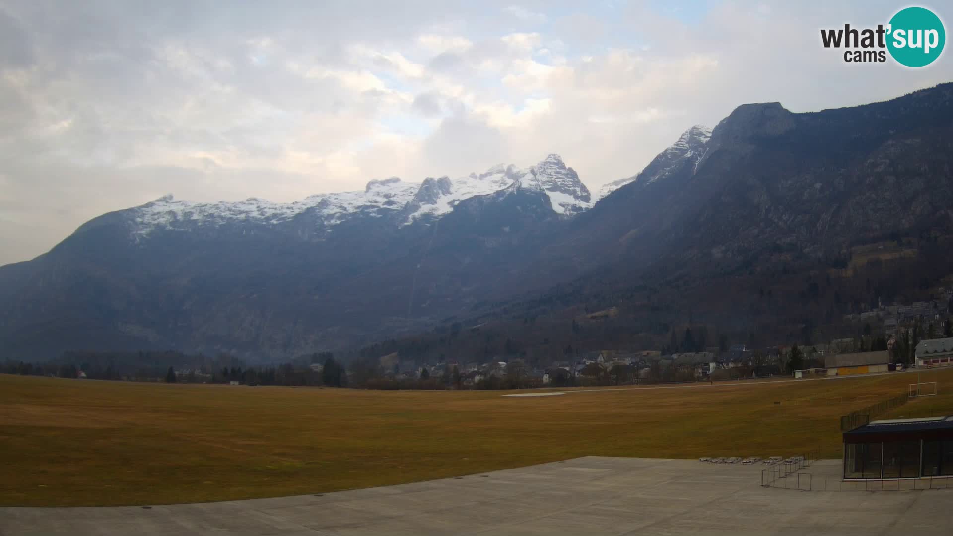 Cámara web en vivo Aeropuerto de Bovec – Vista a Kanin