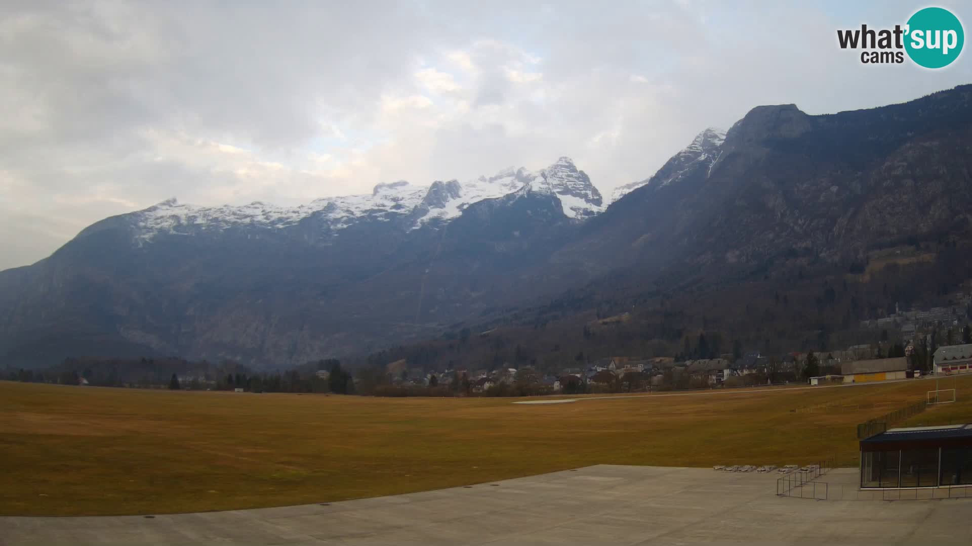 Cámara web en vivo Aeropuerto de Bovec – Vista a Kanin