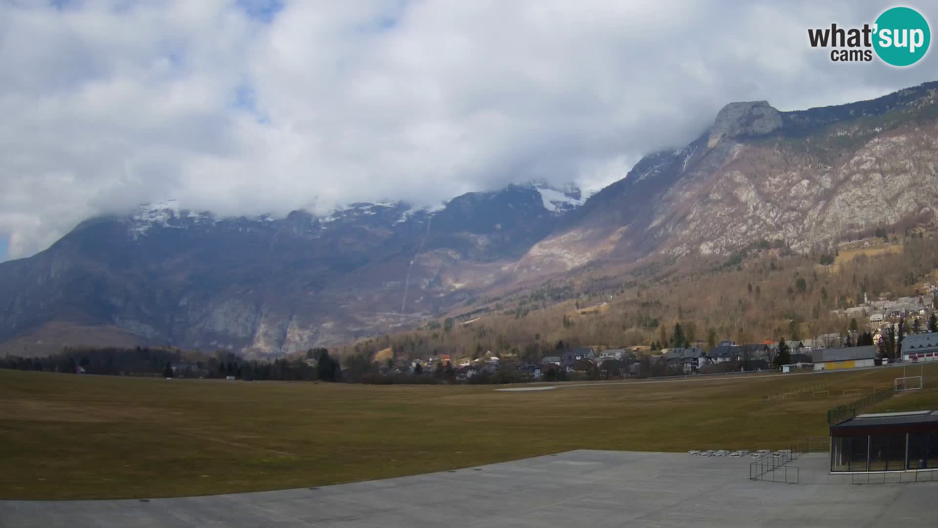 Cámara web en vivo Aeropuerto de Bovec – Vista a Kanin