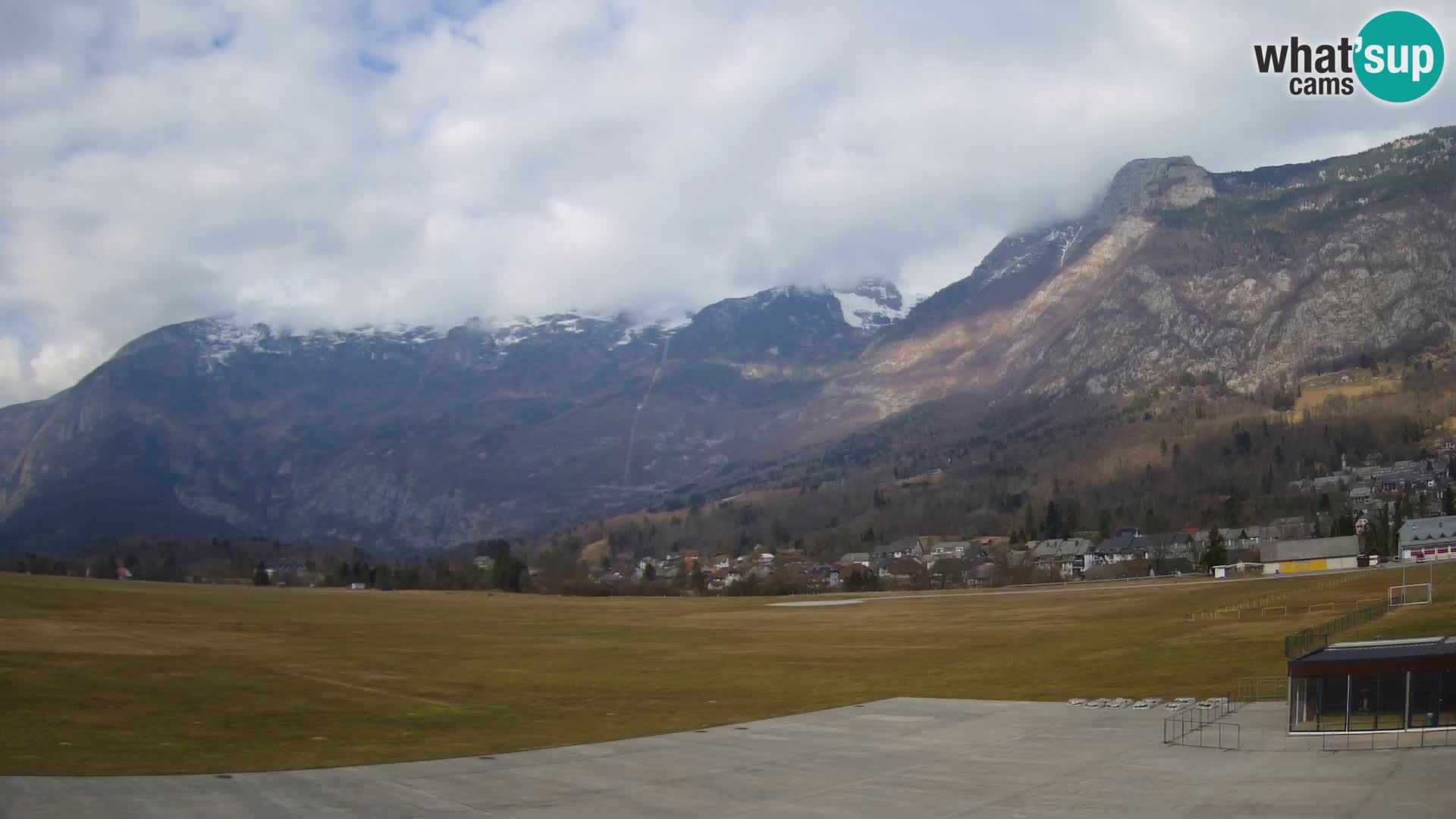 Cámara web en vivo Aeropuerto de Bovec – Vista a Kanin