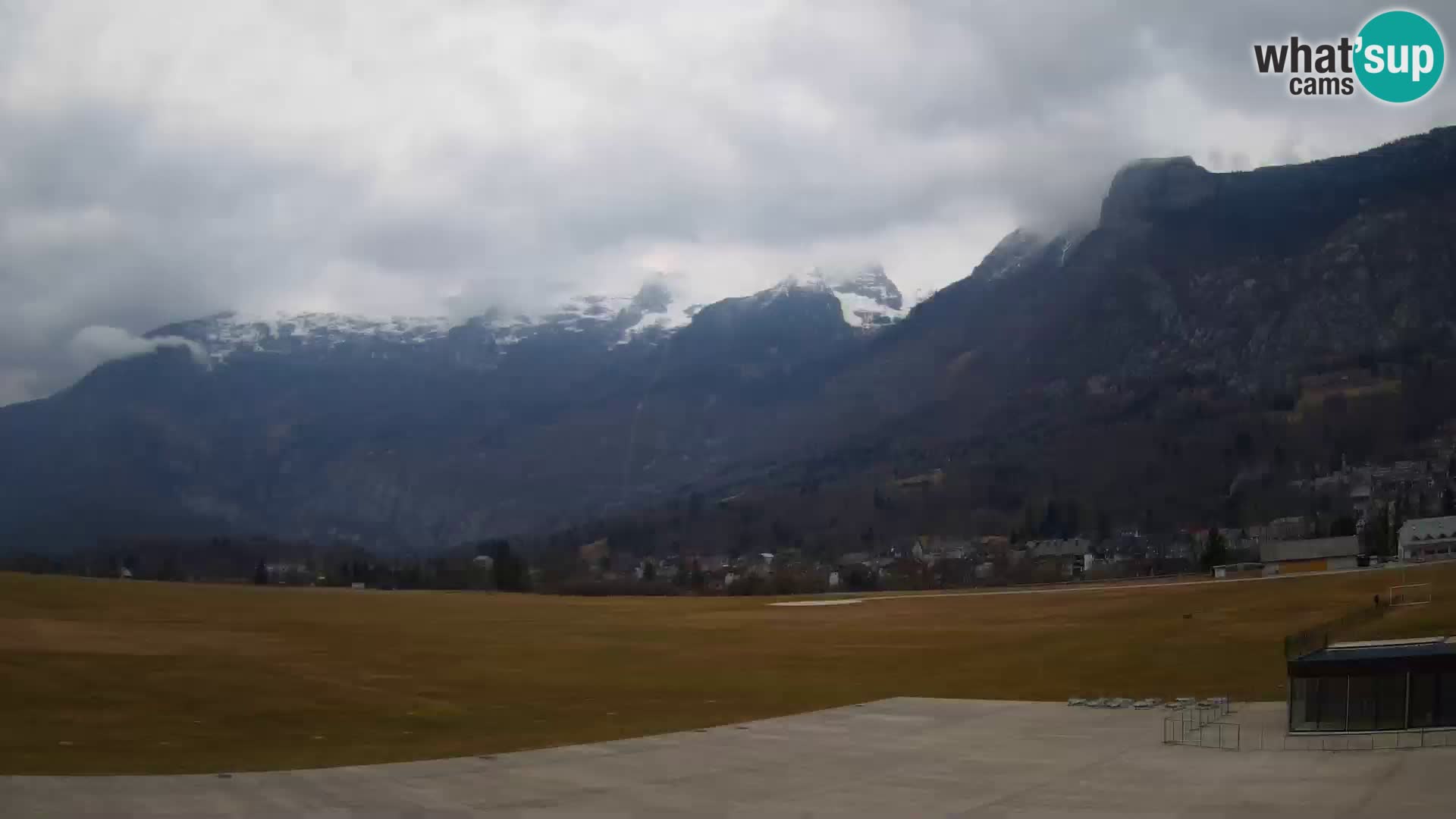 Cámara web en vivo Aeropuerto de Bovec – Vista a Kanin