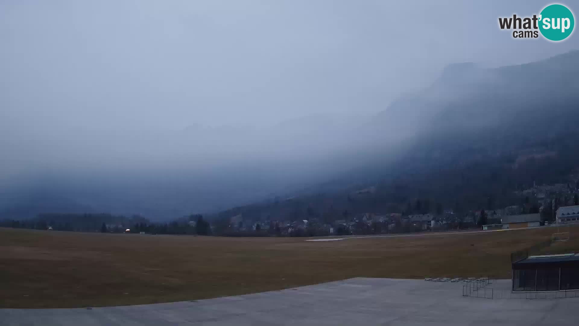 Webcam en direct Aéroport de Bovec – Vue sur Kanin