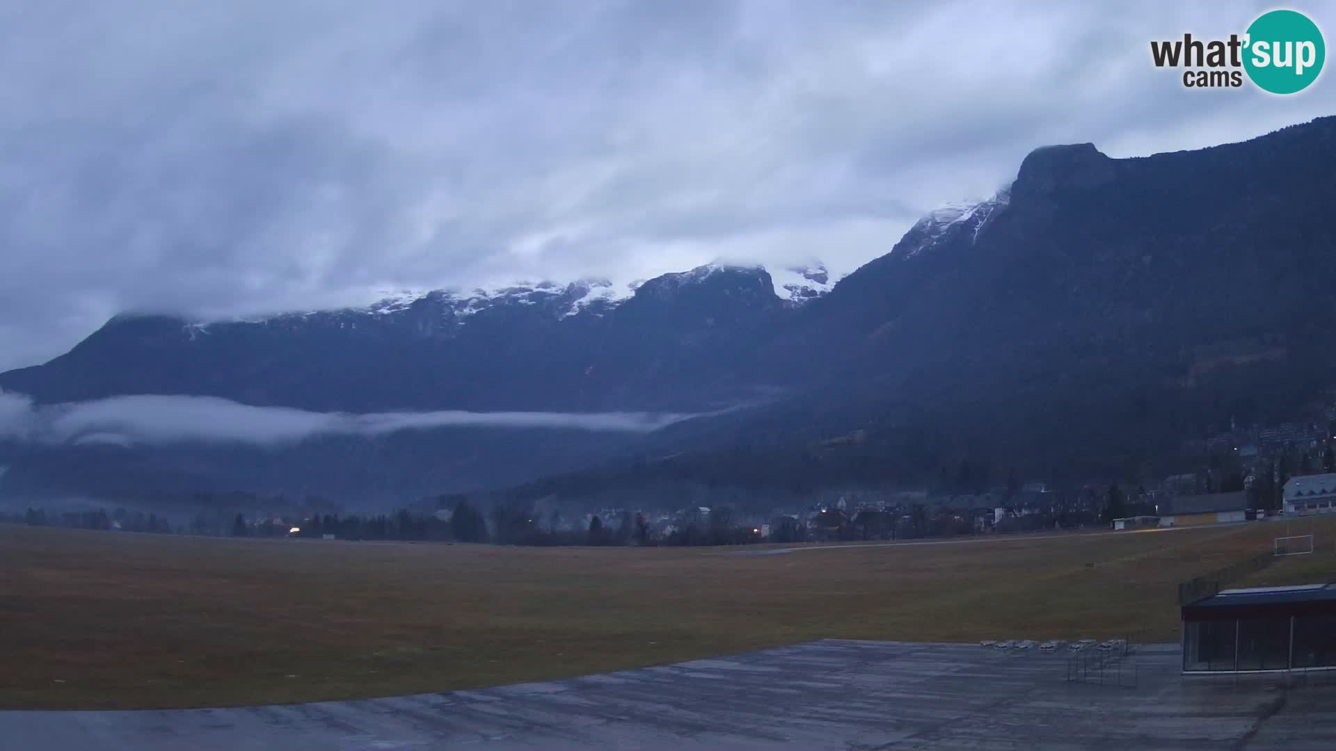 Cámara web en vivo Aeropuerto de Bovec – Vista a Kanin