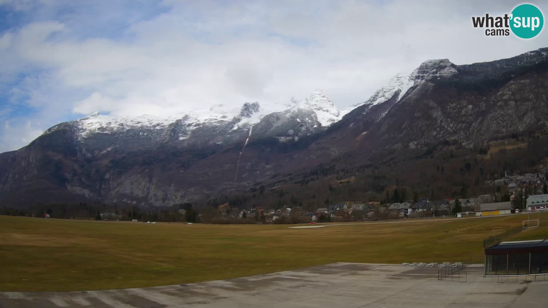 Webcam en direct Aéroport de Bovec – Vue sur Kanin