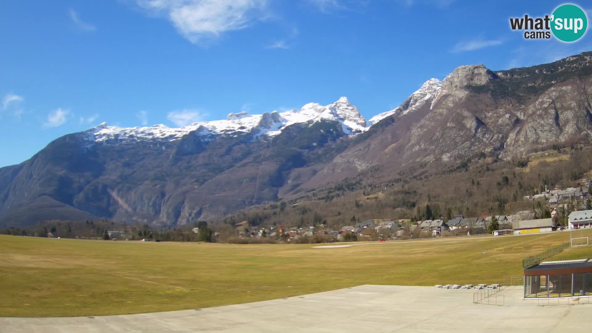 Cámara web en vivo Aeropuerto de Bovec – Vista a Kanin